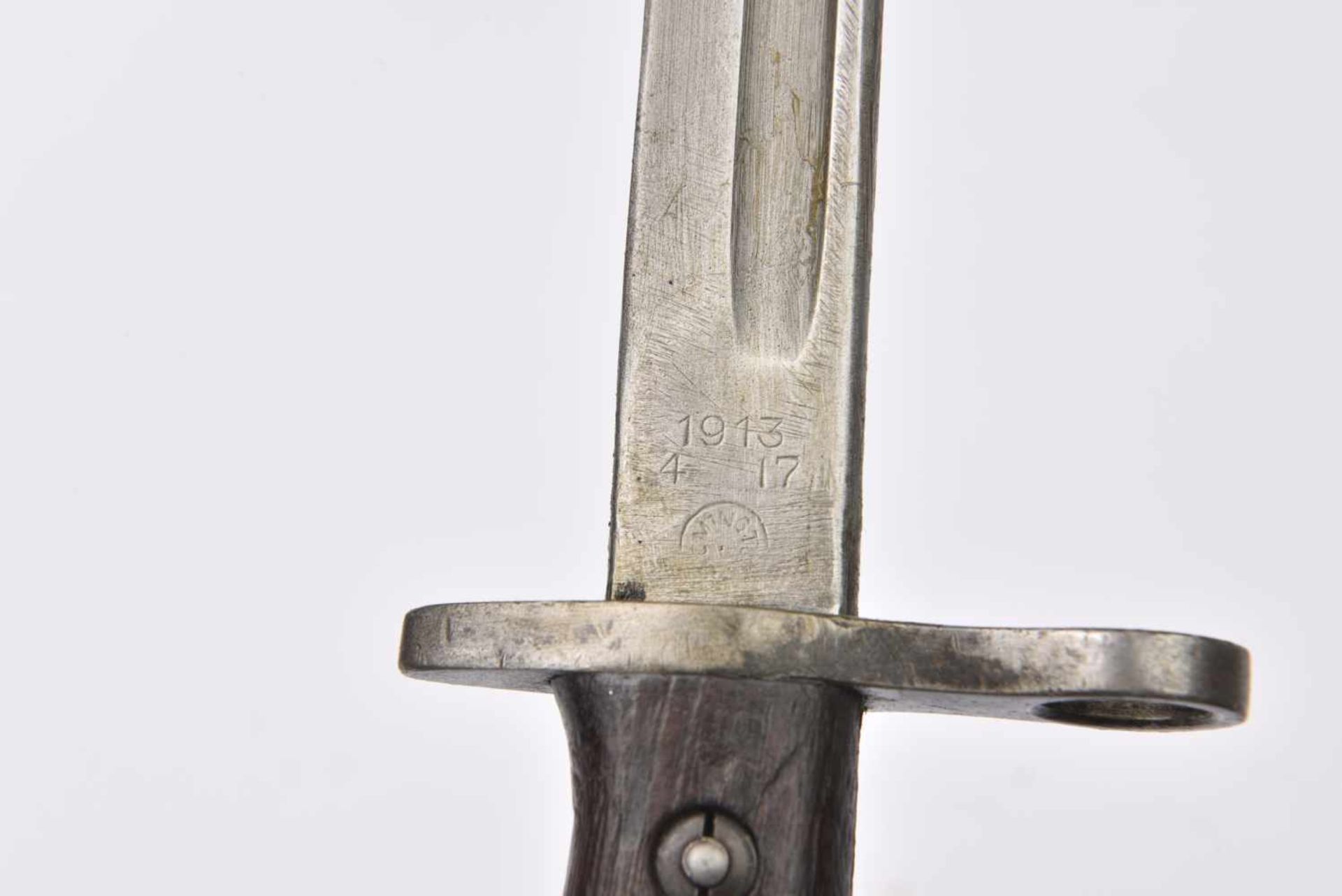 Baïonnette britannique Poignée en bois, lame complète dans sa longueur, flèche du War Department, - Bild 2 aus 2