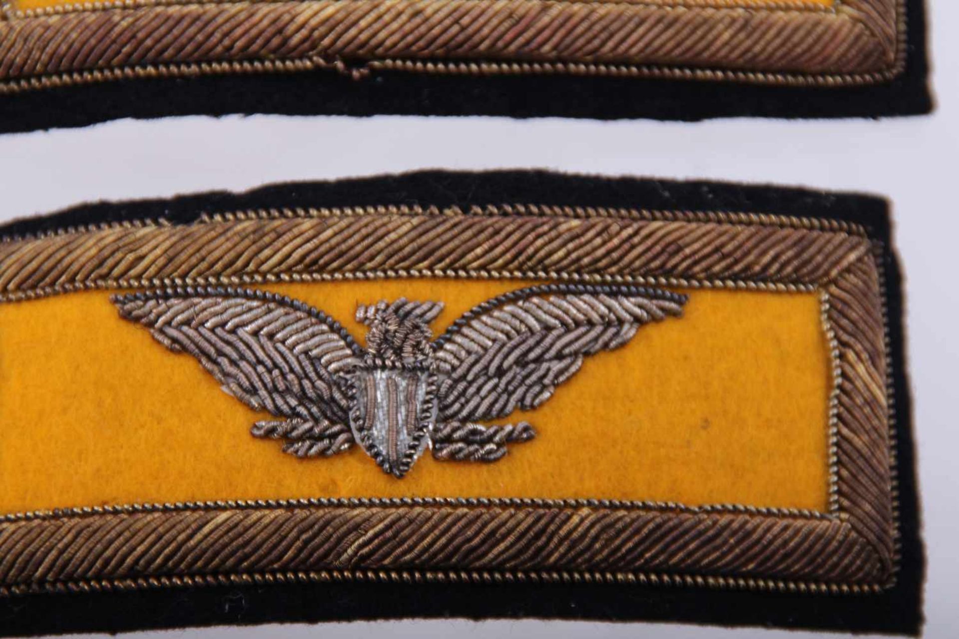 Paire de grade de Colonel de Cavalerie américaine Fond jaune et broderie en fil argenté et doré. - Bild 3 aus 3