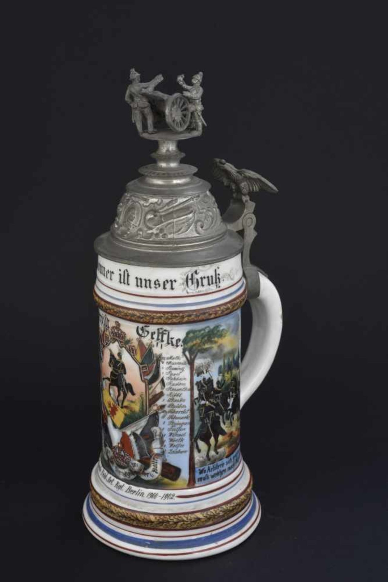 Chope de réserviste de l'artillerie de la GardeChope de porcelaine d'un demi litre du 3ème