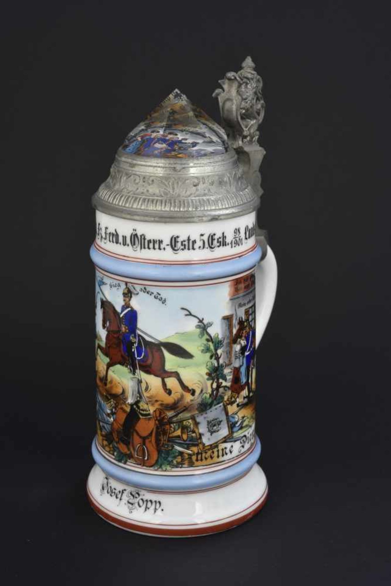 Chope de réserviste de cavalerieChope de porcelaine d'un demi litre du 5ème escadron du 2ème