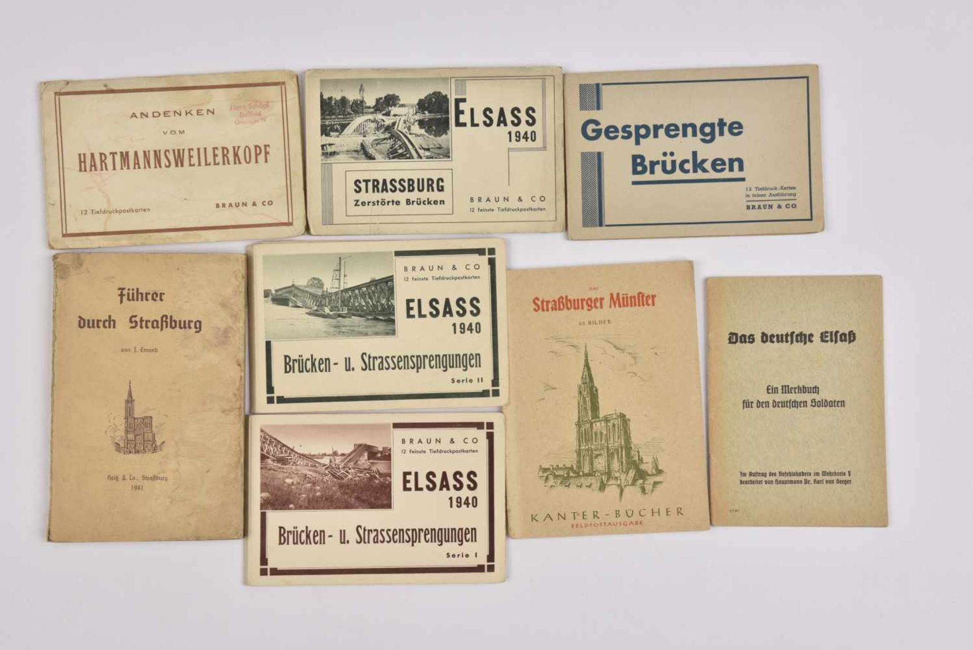Publications sur la ville de Strasbourg occupée et sur l'Alsace Lot de 8 publications comprenant,
