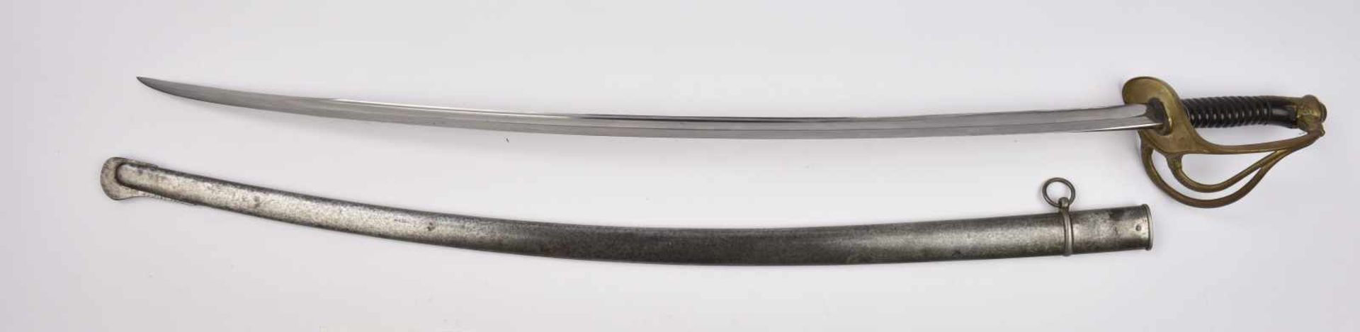 Sabre d'ordonnance de cavalerie modèle 1822. Poignée complète. Lame légèrement courbée complète dans - Image 4 of 4