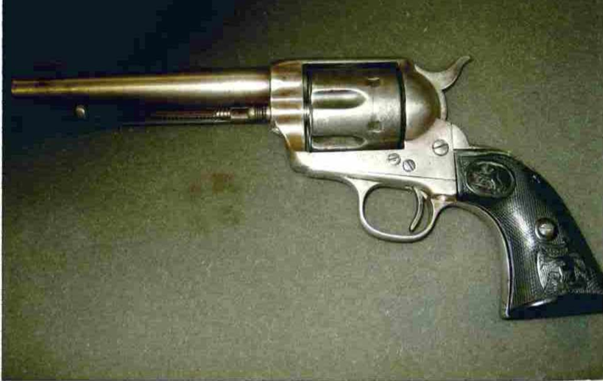 Revolver Colt SAA Mod 1873 Catégorie D. Modèle 1873 daté 1891. Numéro de série 137386 . Le