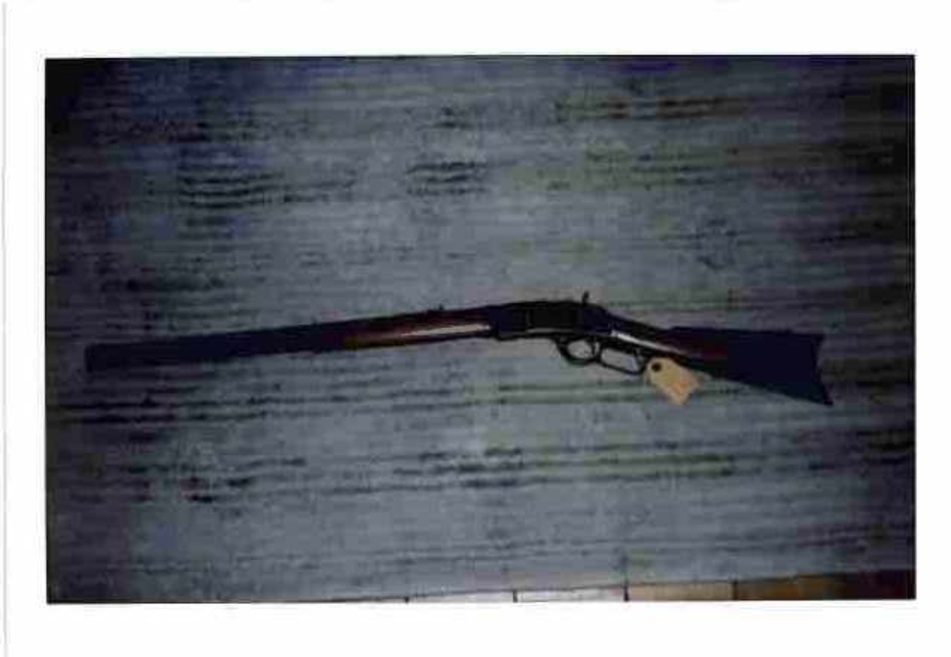 Carabine Winchester 1873 Catégorie D. Crosse bois, modèle 1873. Numéro de série 218925B . A noter