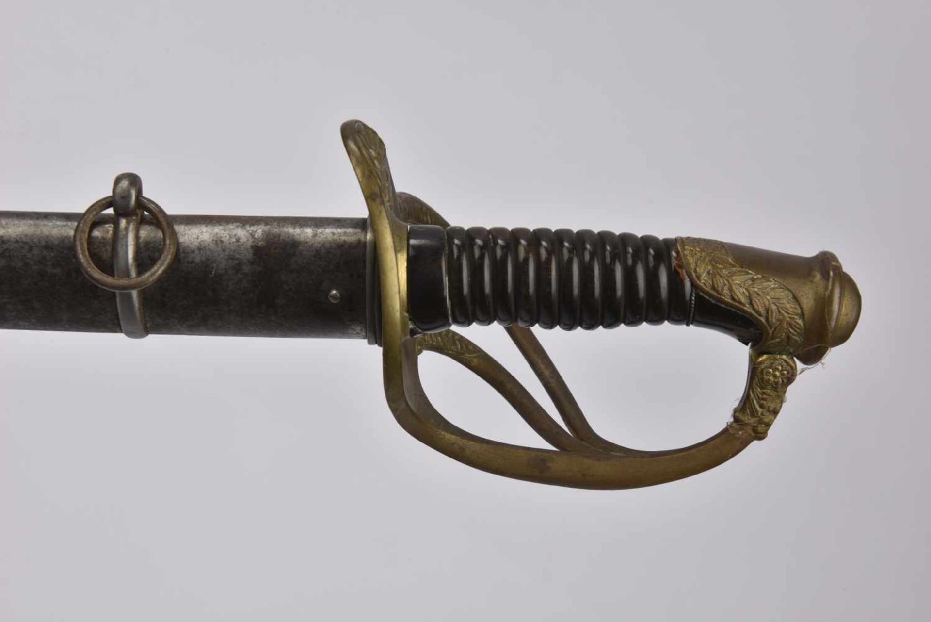 Sabre d'ordonnance de cavalerie modèle 1822. Poignée complète. Lame légèrement courbée complète dans - Bild 2 aus 4