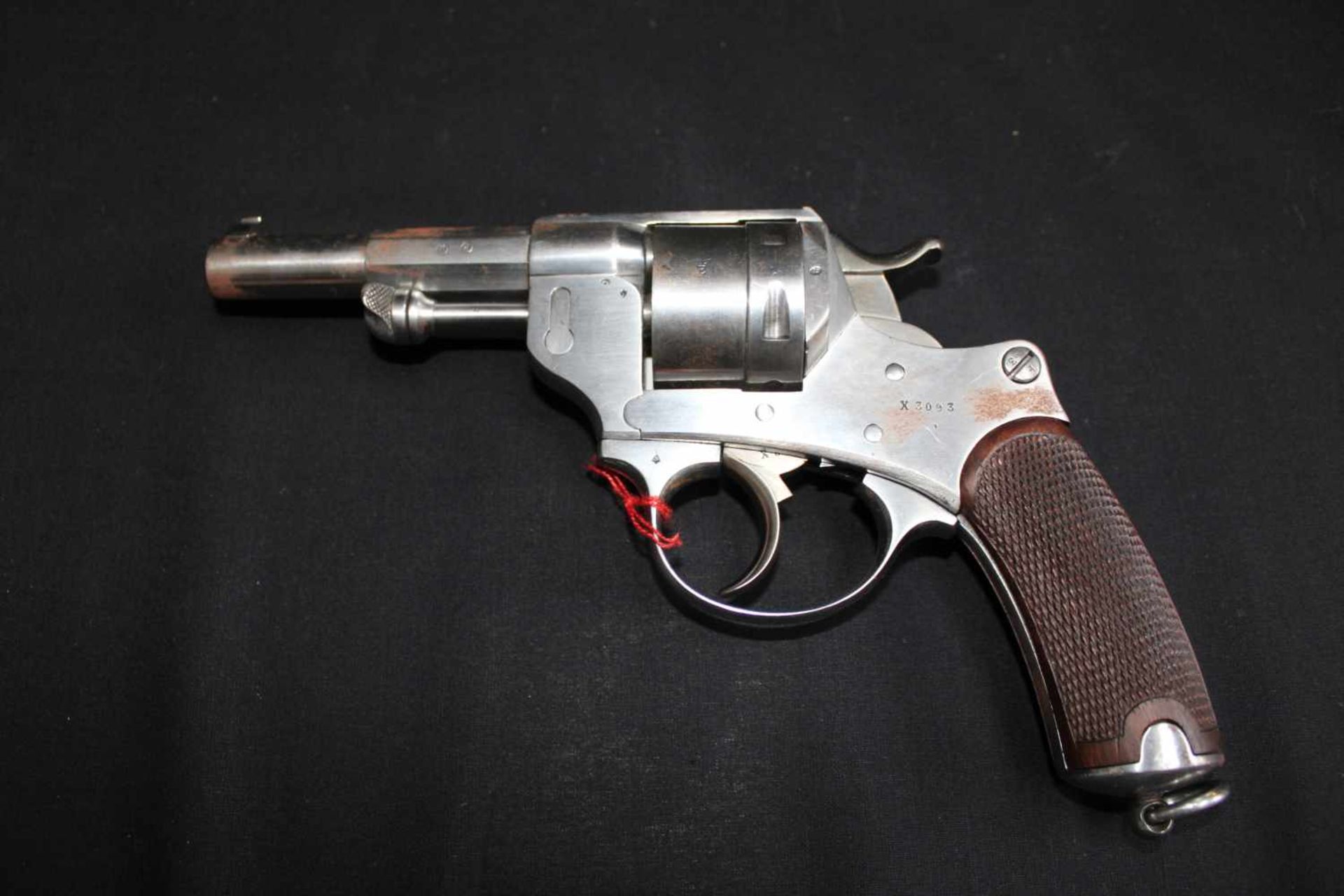 Revolver Modèle 1873 série X. Arme restaurée. Numéro X 3093. Canon marqué S1875. Fabrication de la - Bild 2 aus 2