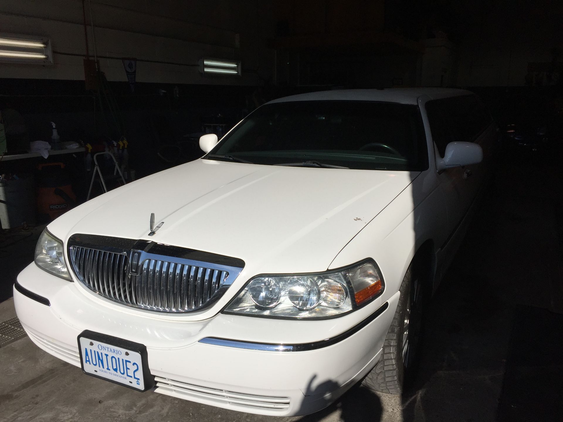 2007 Lincoln Town Car Stretch - 10 Passenger by Executive Coach - 58,600 Miles - Image 2 of 10