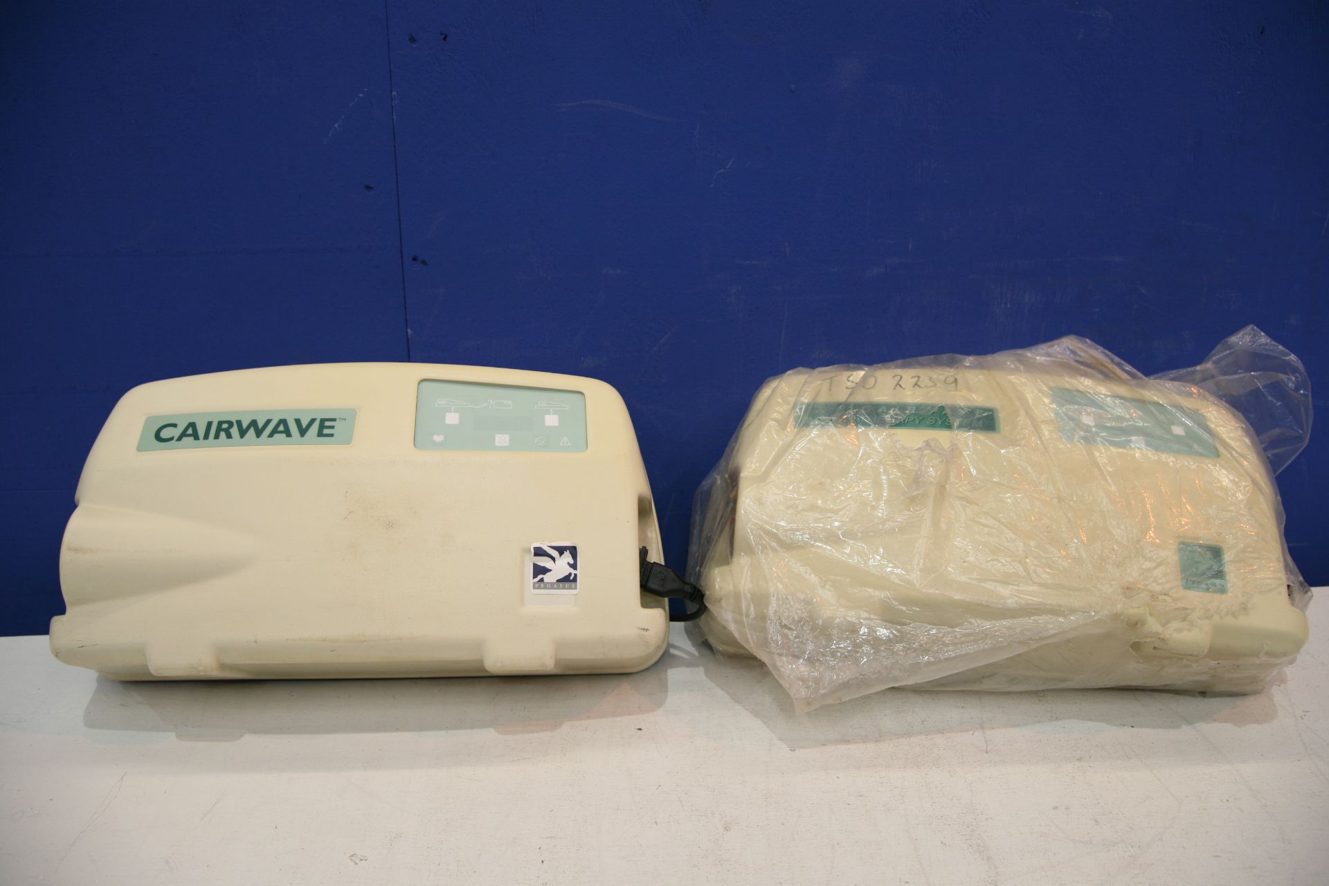 2x Cairwave Mattress Pumps