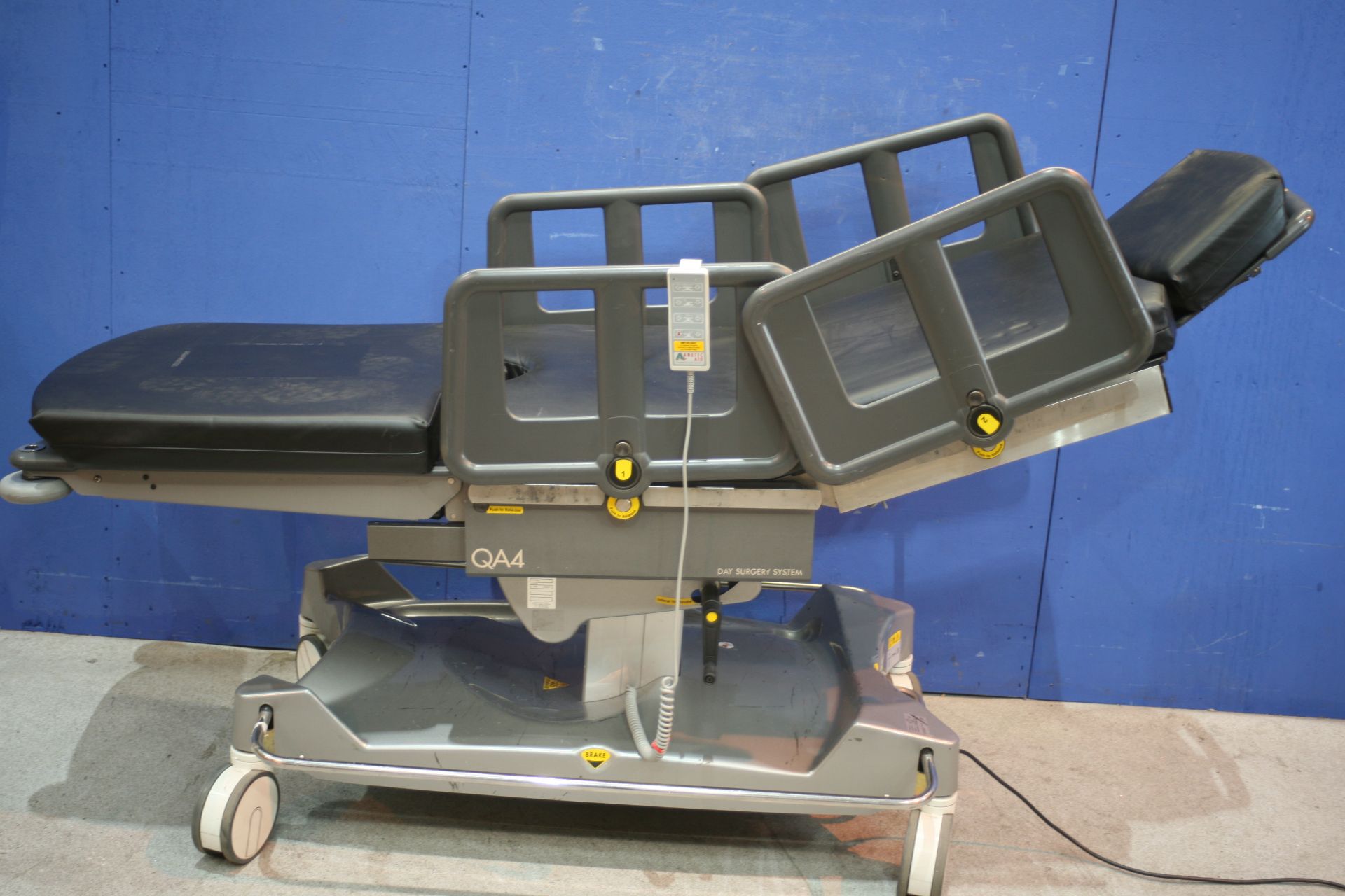 QA4 Day Surgery Trolley System - Powered *With Remote Control And Mattress* (Tested Working)