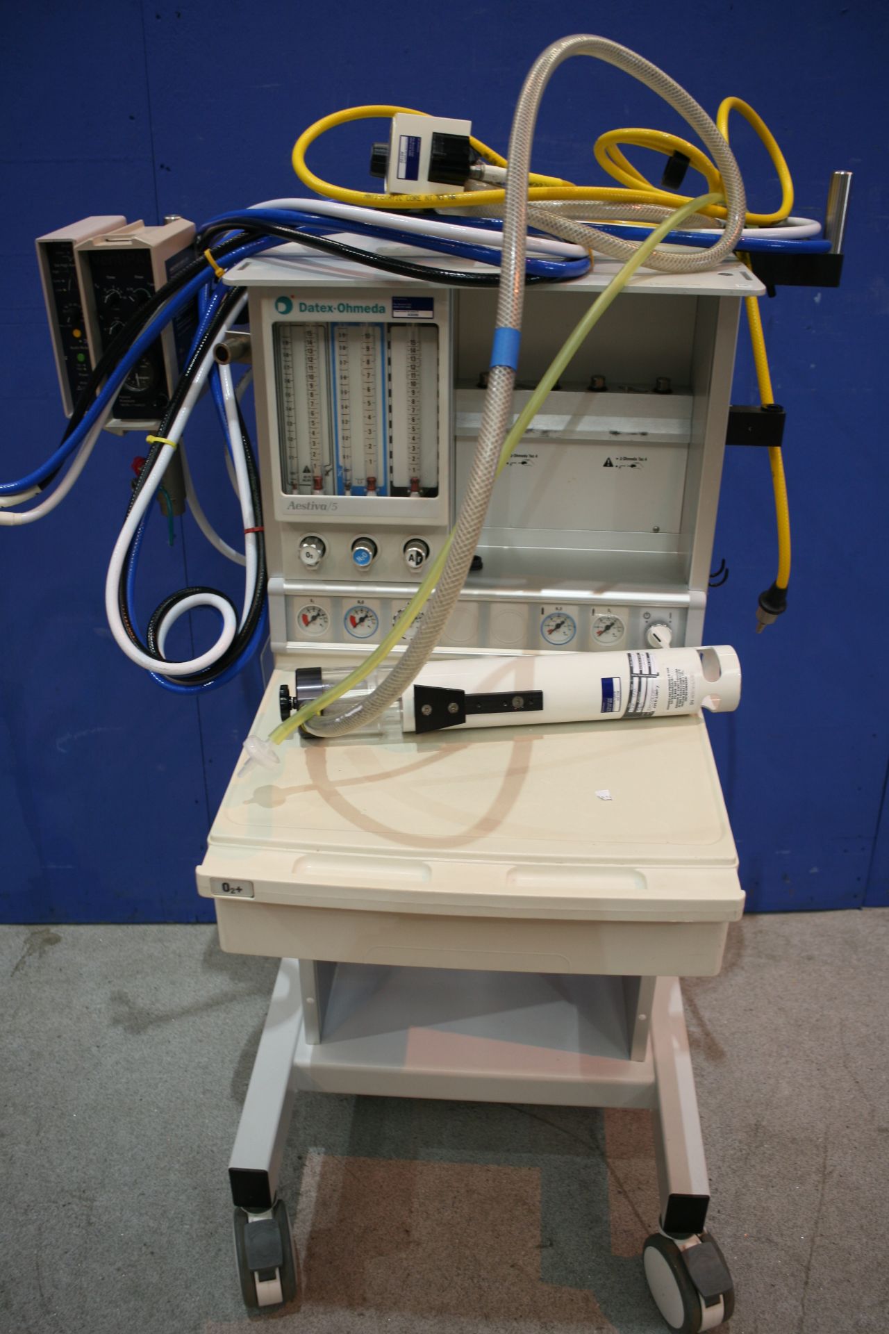 Non Circle Datex Ohmeda Aestiva/5 Anaesthetic Trolley With Pneupac Ventipac,