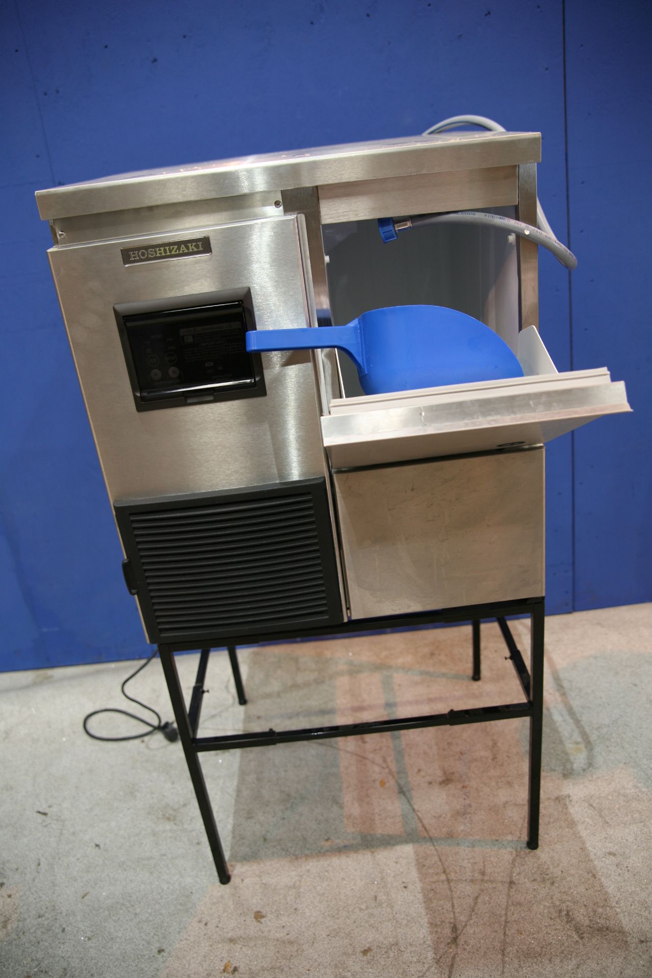 Hoshizaki Ice Flaking Machine Produces flaked ice, Stainless steel construction,