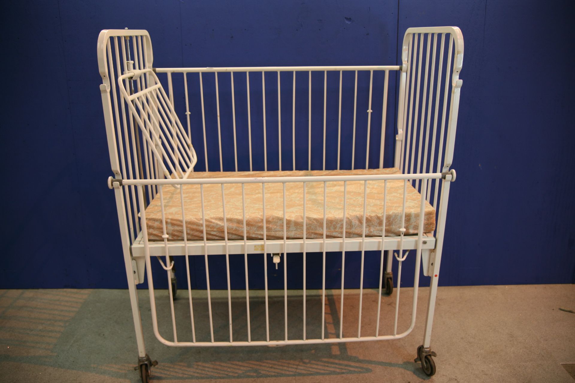 Baby Cot with 1x Mattress