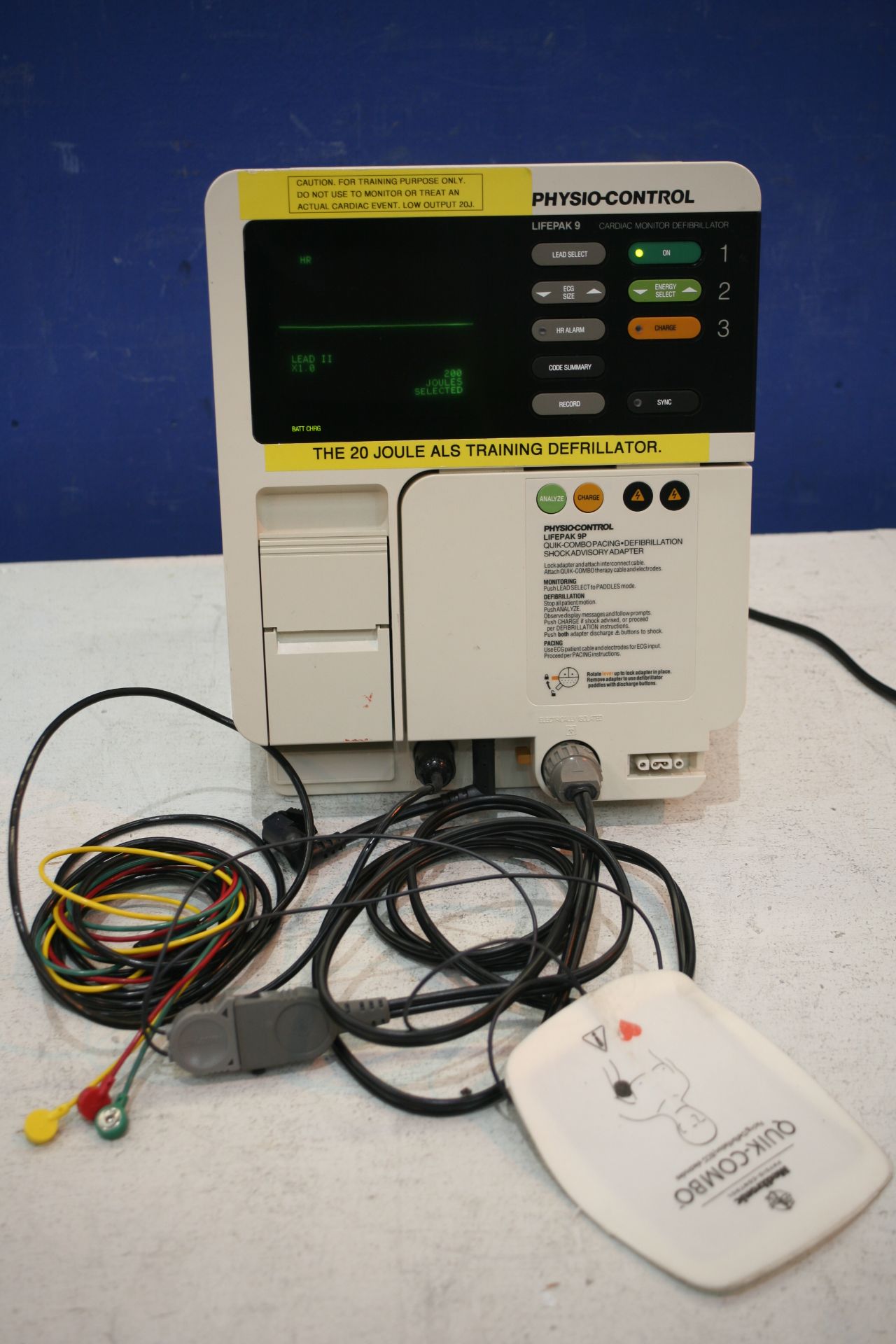 Physio Control Lifepak 9 cardiac monitor defibrillator *Powers Up* - Image 2 of 2