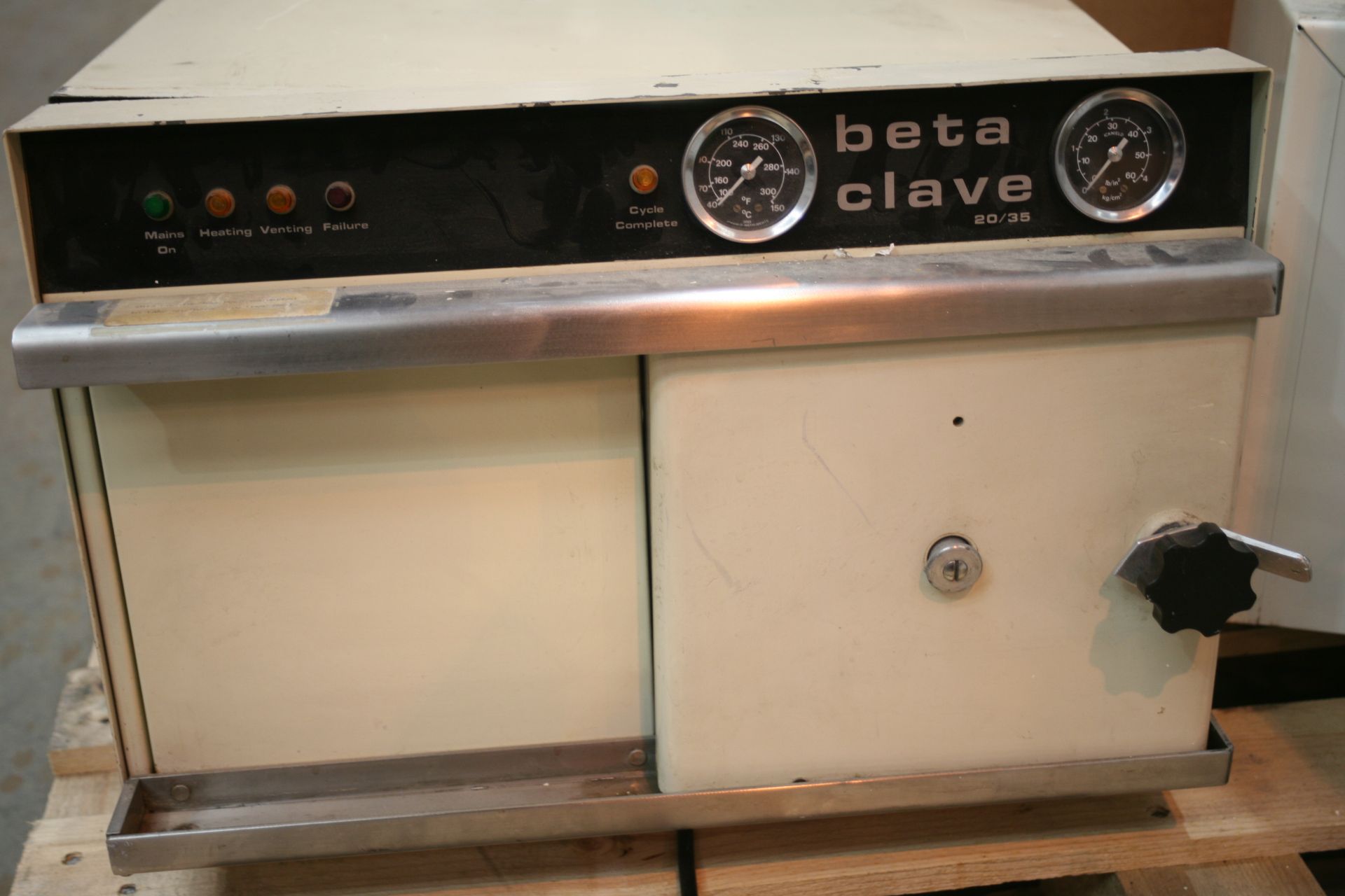 Burtons Beta Clave *Spares or Repairs* - Image 2 of 2