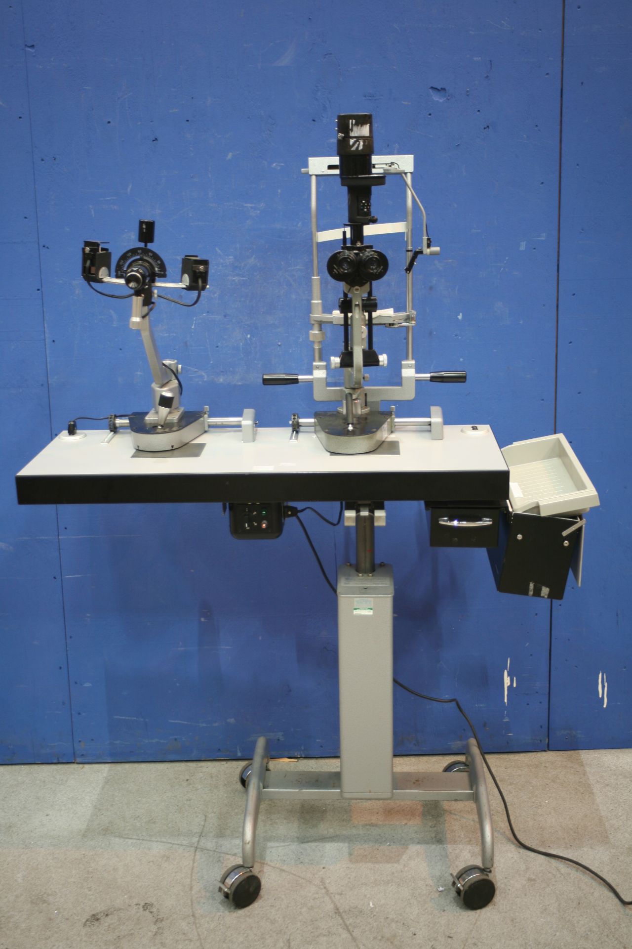 2x Haag Streit Slit Lamp