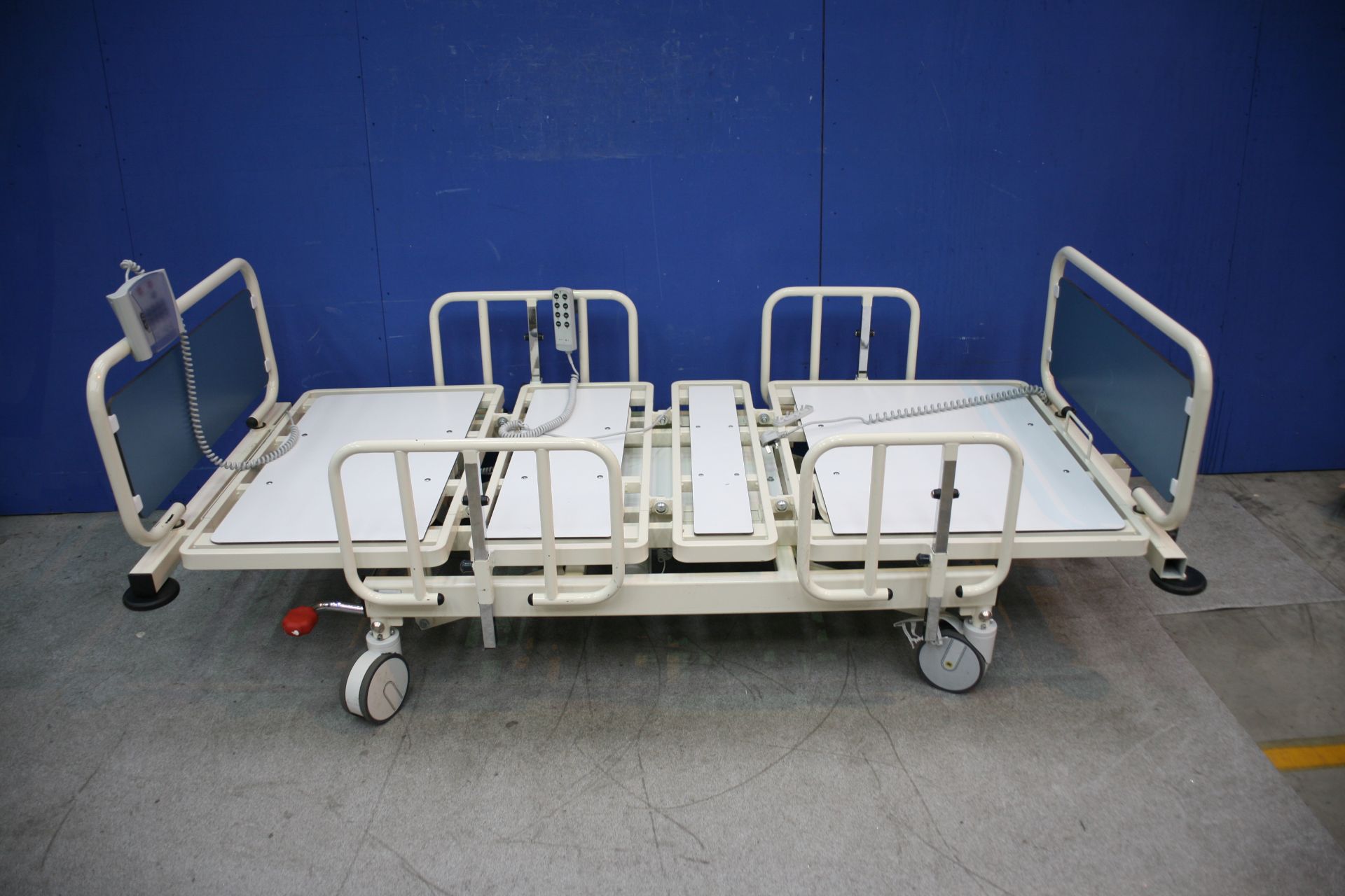 Pavillion Electric Hospital Bed With Headboard And Footboard *Tested Working*