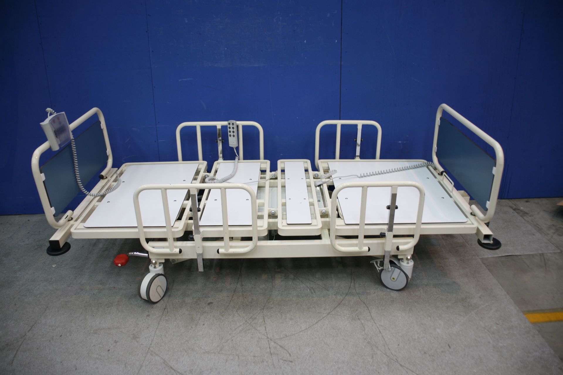 Pavillion Electric Hospital Bed With Headboard And Footboard *Tested Working*