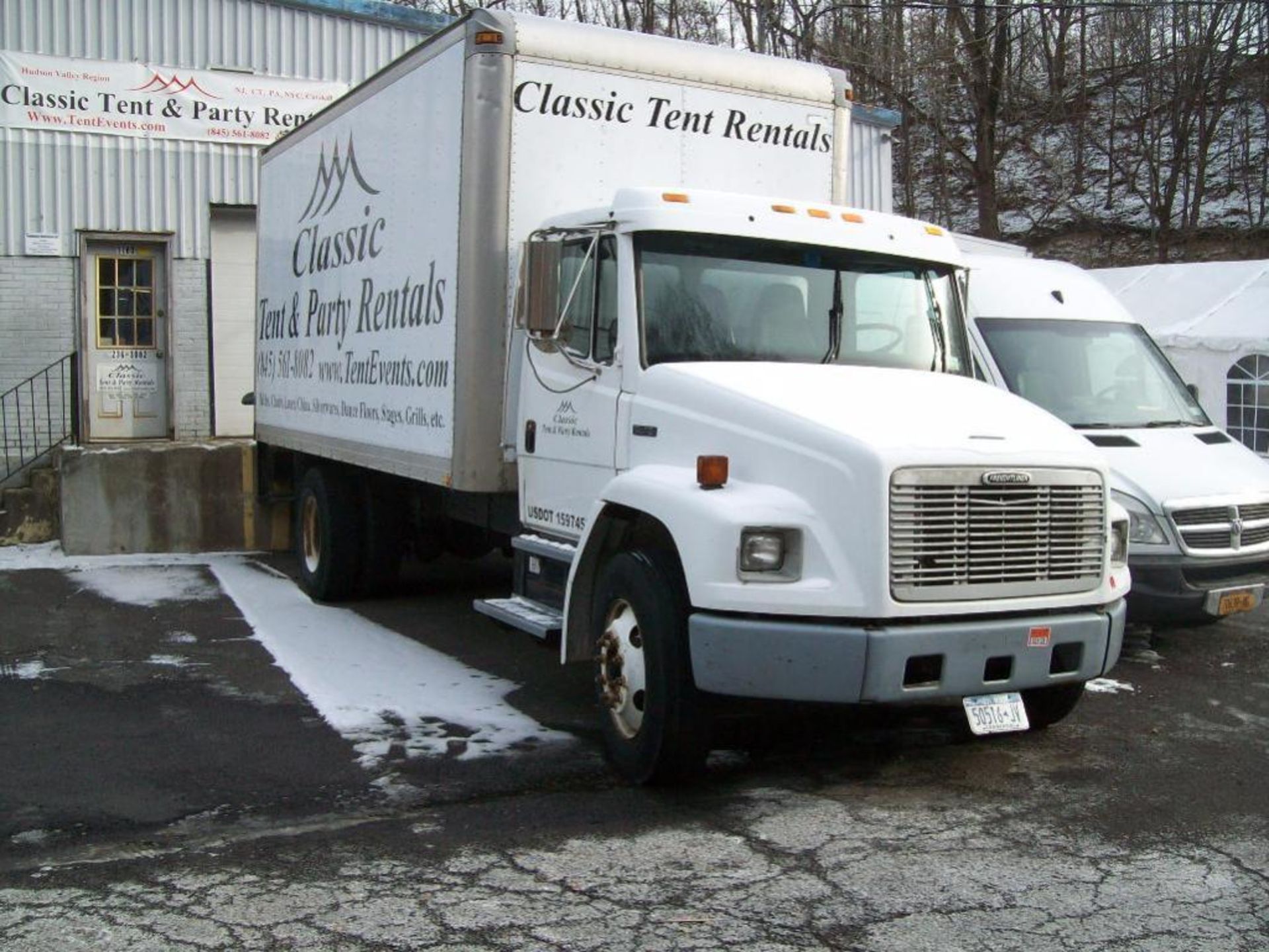 2001 Freightliner FL70 18 ft. box truck, diesel, automatic, 26000 lbs. GVWR, single axle, 279,530 - Image 3 of 4