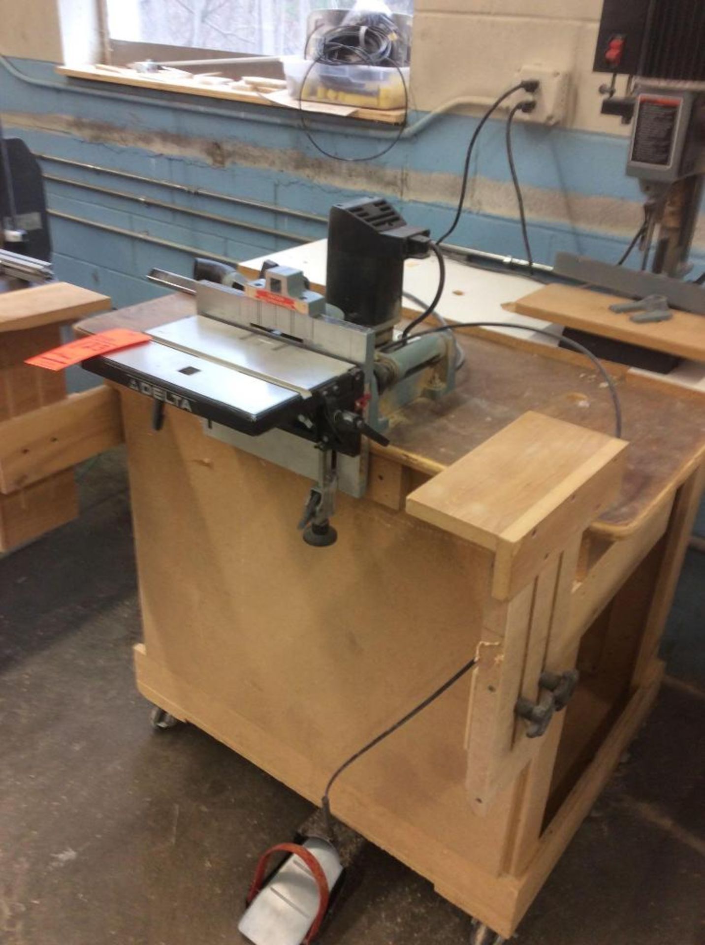 Delta 32-100 bench top plate joiner with foot pedal controls and portable bench, s/n: S95 19 - Image 2 of 3