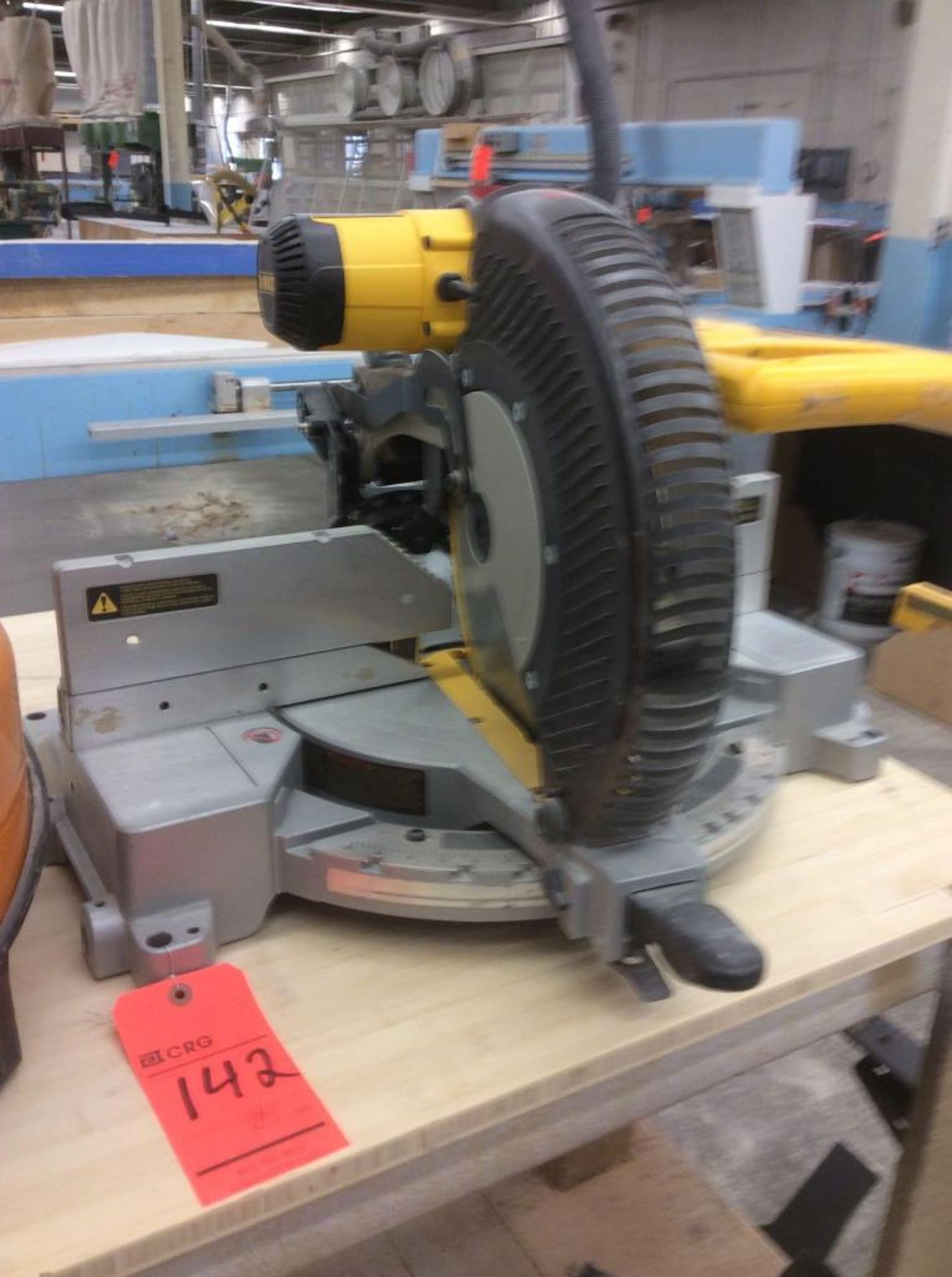 Dewalt 716 compound miter saw, with Dewalt 723 aluminum stand.