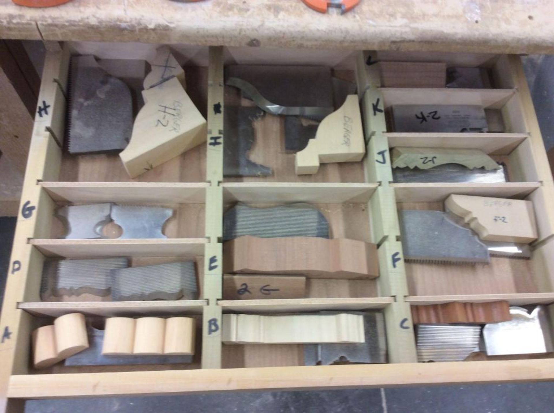 One lot of assorted cutting tooling and knives etc - Image 2 of 10