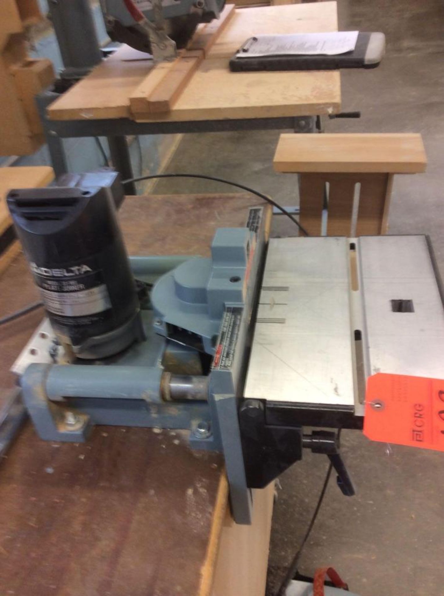 Delta 32-100 bench top plate joiner with foot pedal controls and portable bench, s/n: S95 19 - Image 3 of 3