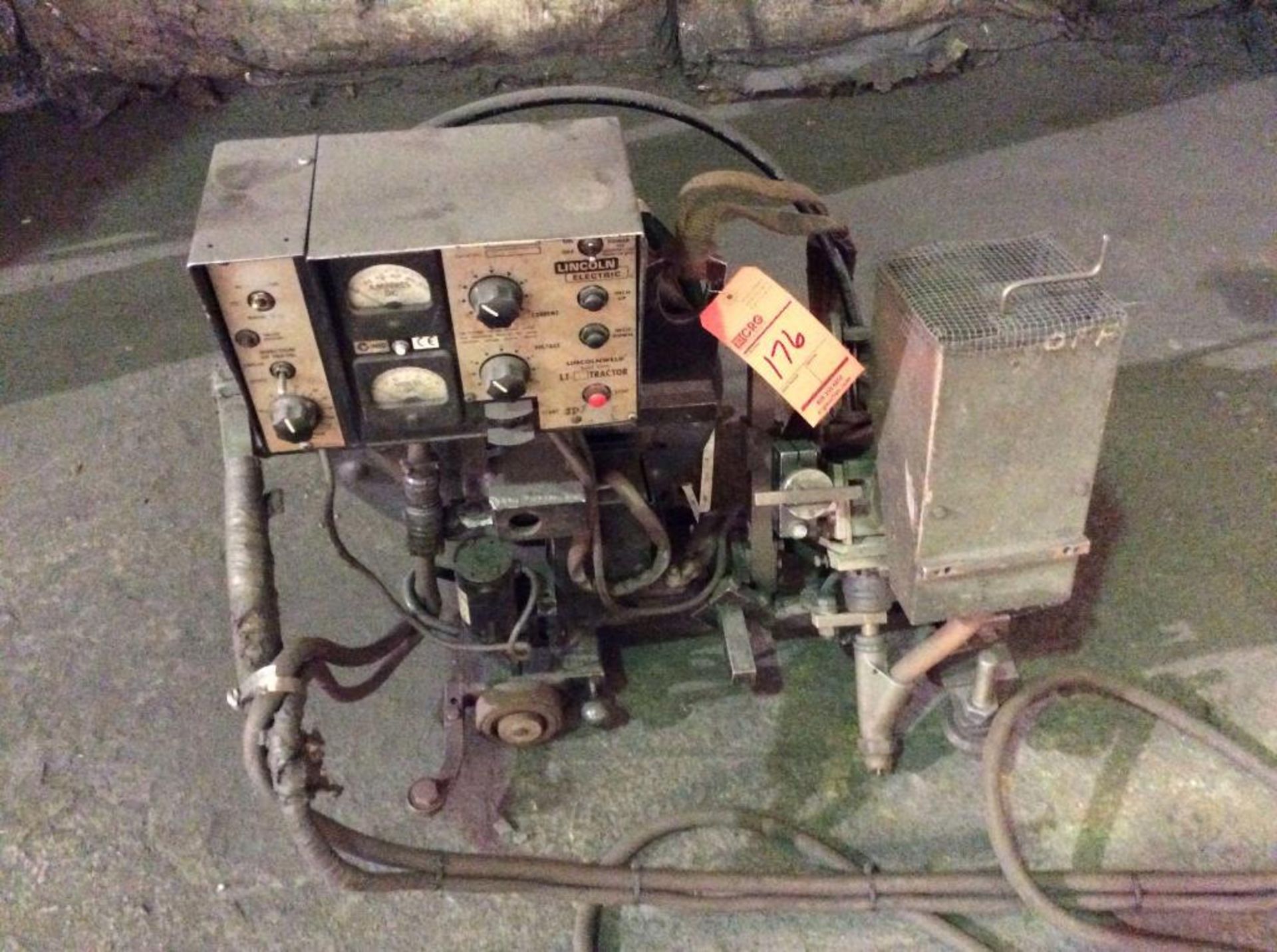 Lincolnweld LT-7 tractor welder