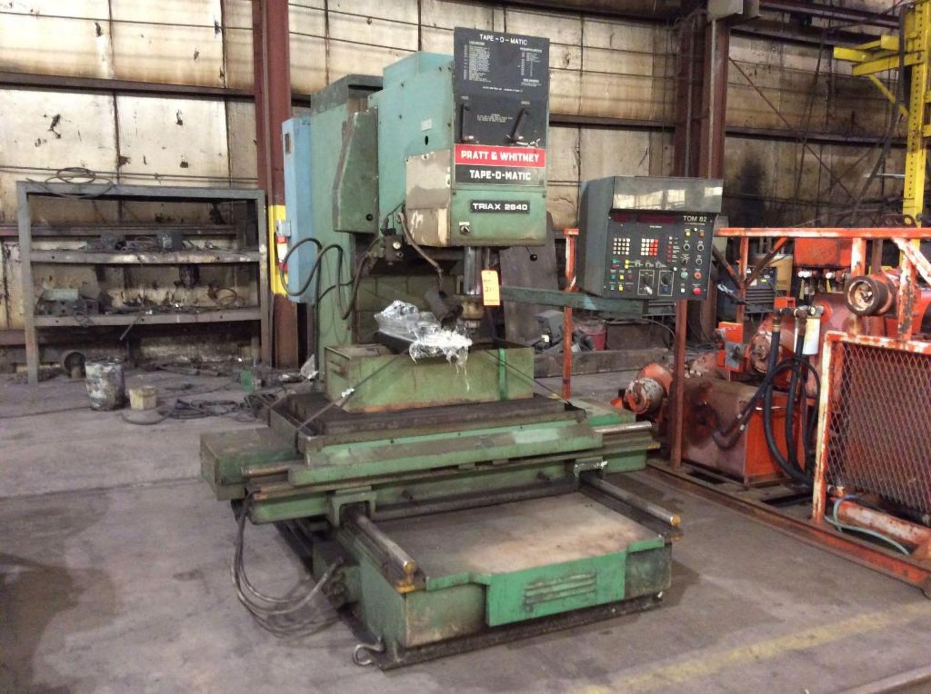 Pratt & Whitney Tape-O-Matic Triax 2640 CNC vertical milling machine