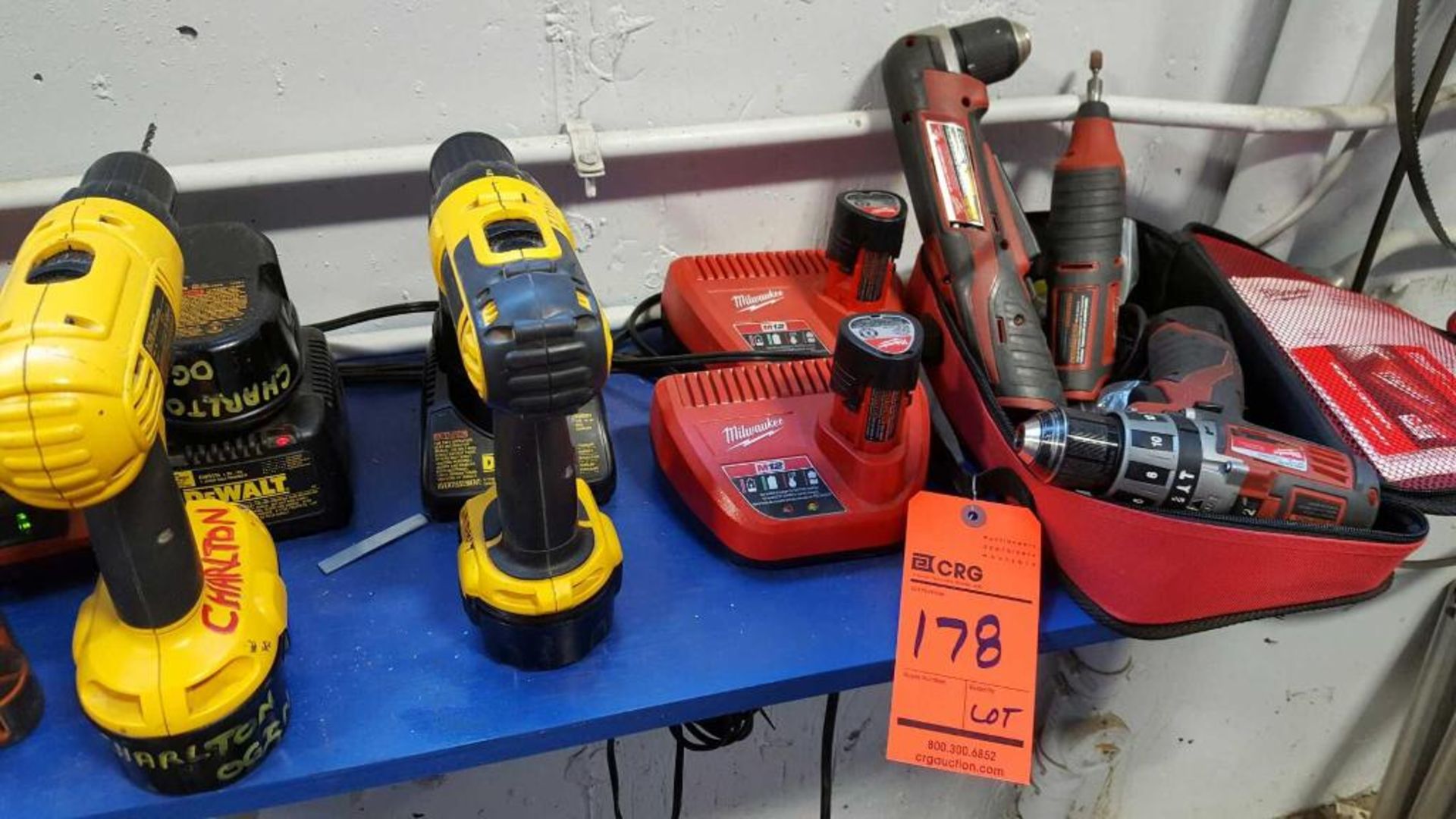 lot of assorted power tools including (5) cordless drills,each with charger and spare battery. Welle - Image 2 of 3