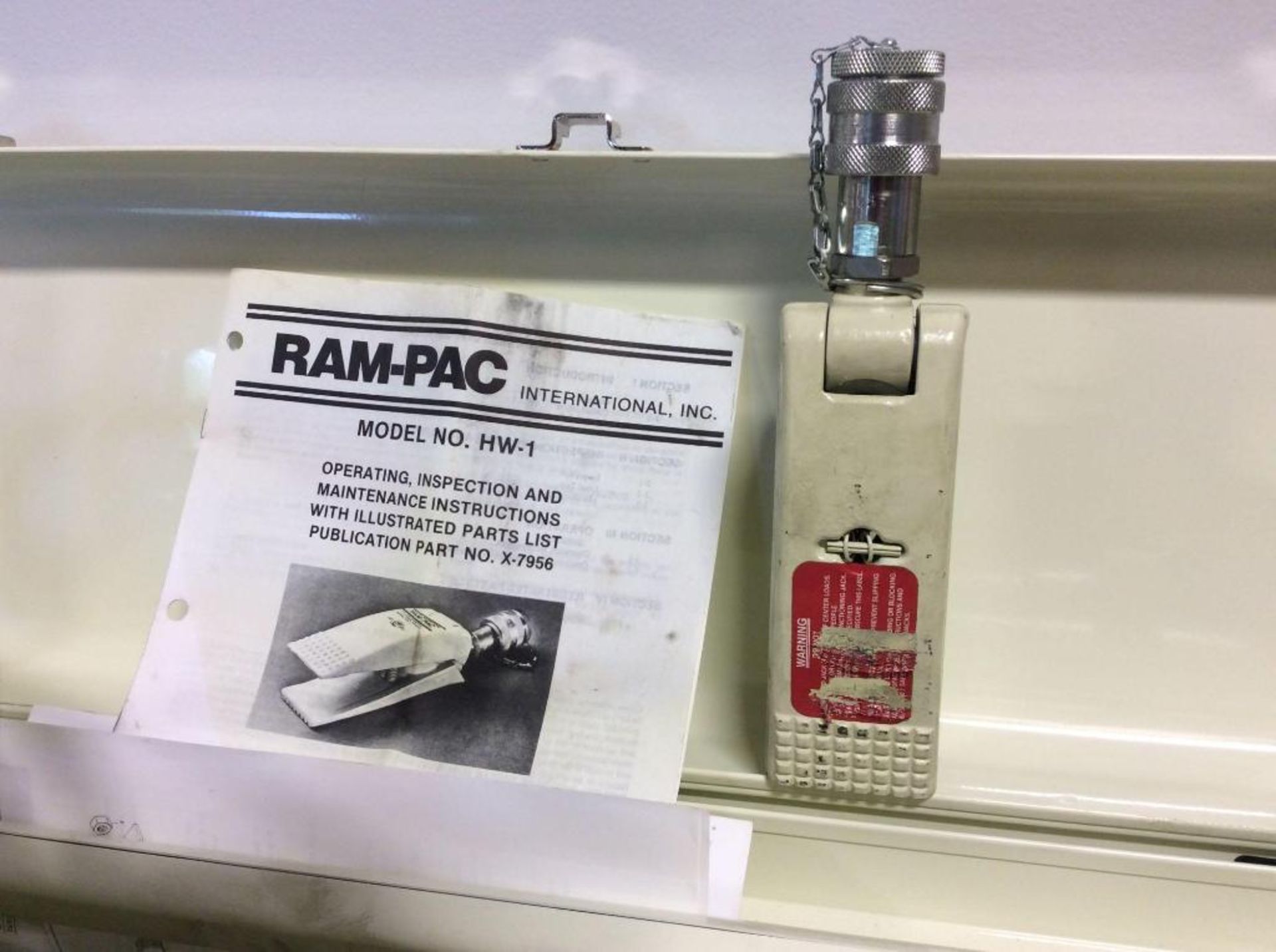 Ram-Pac International portable hydraulic unit wih wedgie, mn HW-1 with case - Image 2 of 2