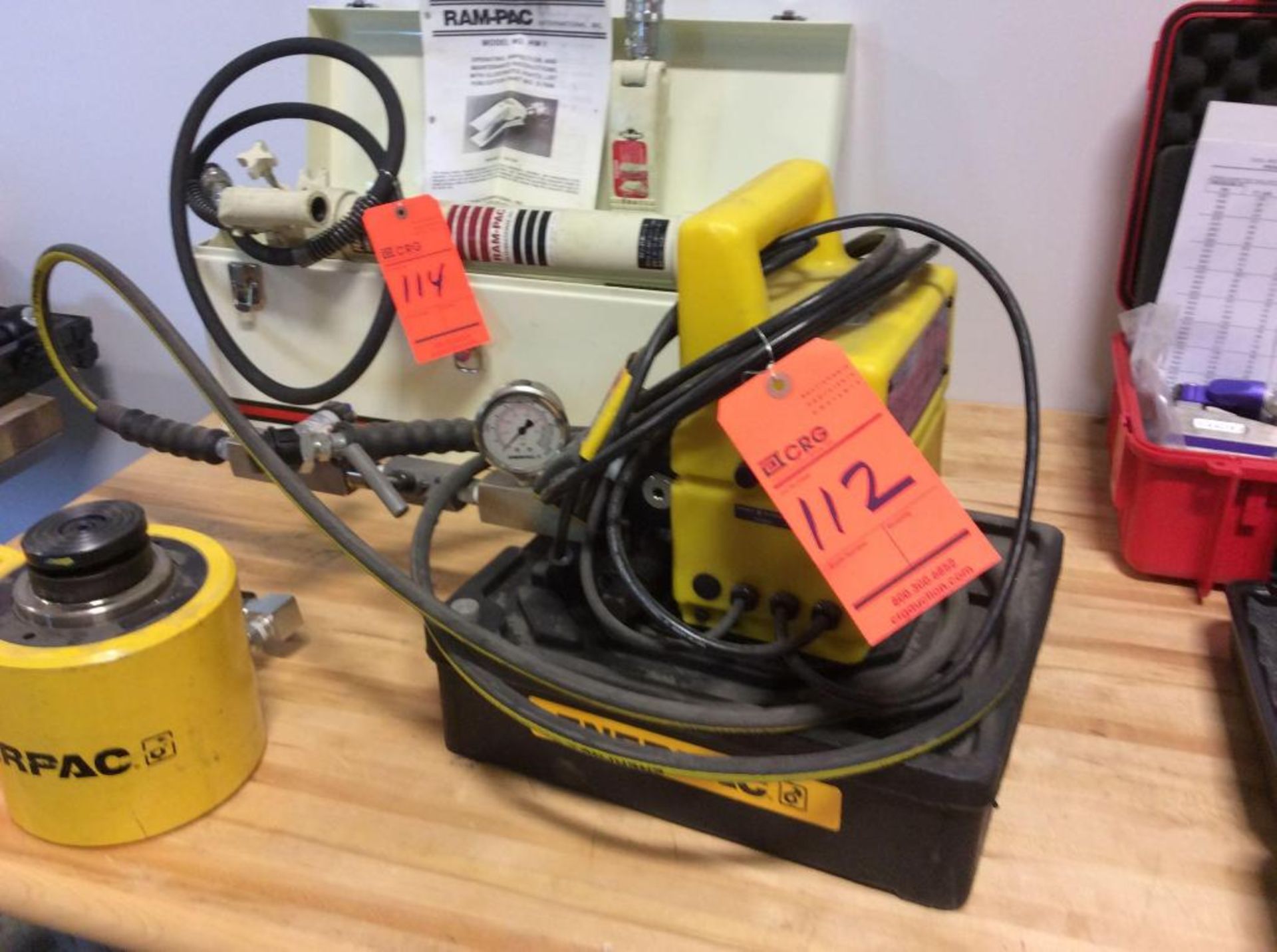 Enerpac portable hydraulic unit mn PUD1301B