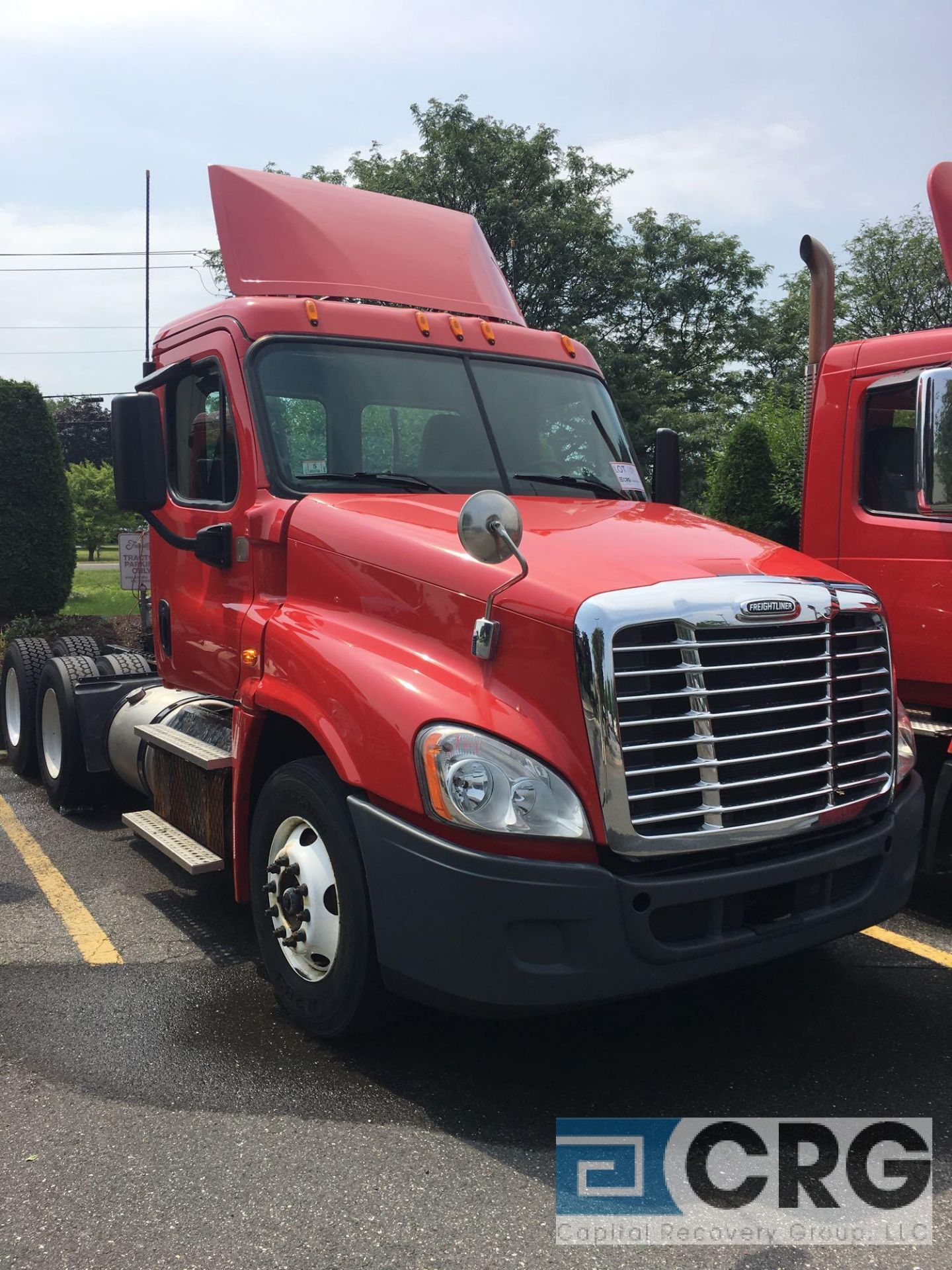 2015 Freightliner Cascadia 125 Tandem Axle Day Cab Tractor, 3AKJGEBG6FDGR2137, 178" wheelbase, - Image 3 of 9