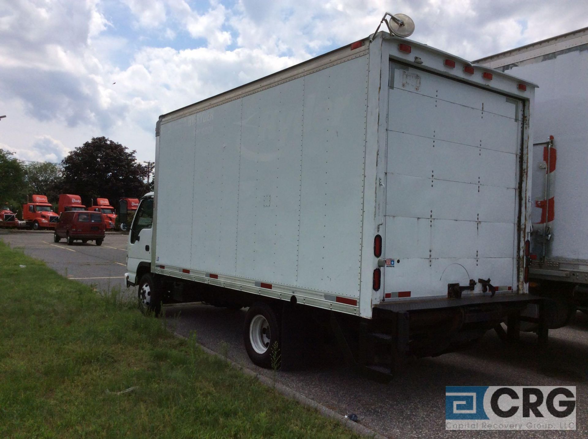 2007 Isuzu NPR 14,500 lb GVWR, auto transmission, 16' aluminum van body, roll up rear door, 253, - Image 3 of 4