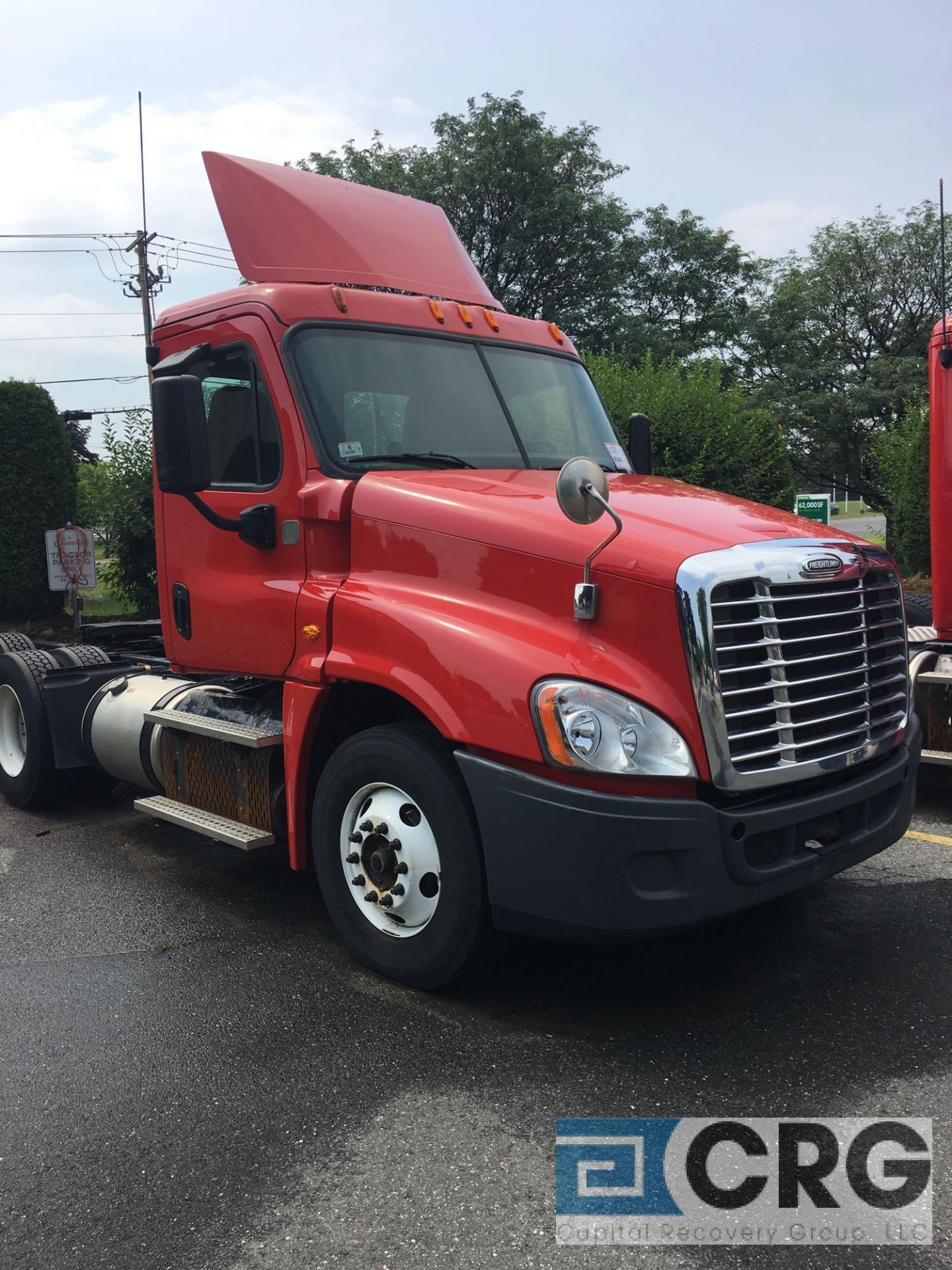 2015 Freightliner Cascadia 125 Tandem Axle Day Cab Tractor, 3AKJGEBG8FDGR2138, 178" wheelbase, - Image 3 of 8
