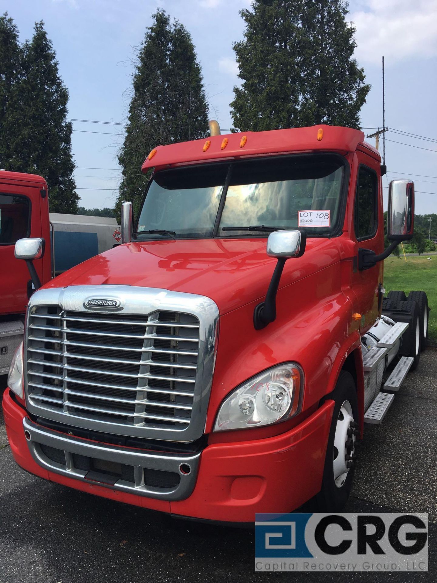 2012 Freightliner Cascadia 125 Tandem Axle Day Cab Tractor, 1FUJGEBG2CSBP0503, 199" wheelbase, - Image 2 of 7