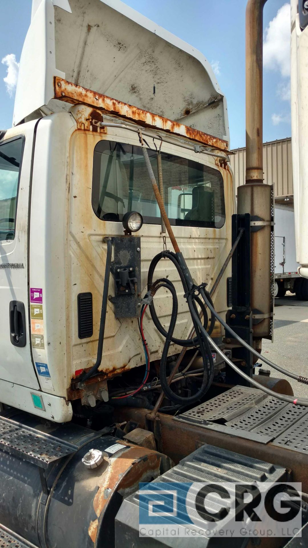 2005 International 8000 tandem axle day cab tractor, 401,000 miles, Cummins ISM, Eaton Fuller 10 - Image 4 of 5