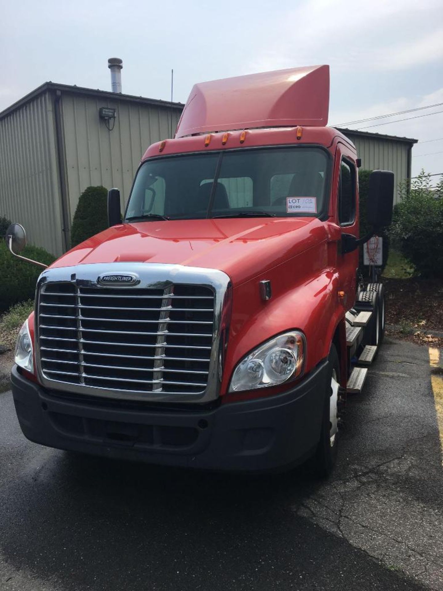 2015 Freightliner Cascadia 125 Tandem Axle Day Cab Tractor, 3AKJGEBG8FDGR2138, 178" wheelbase,