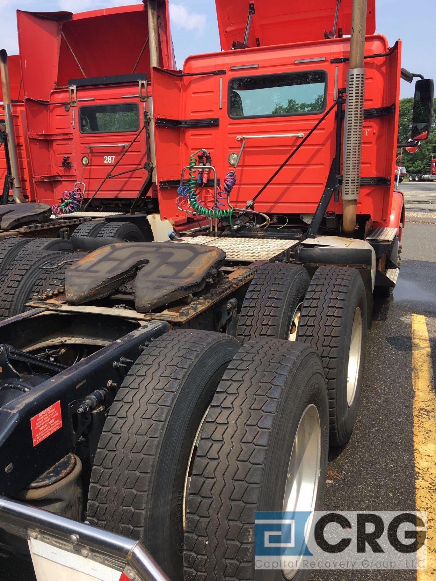 2011 VOLVO VN Tandem Axle Day Cab Tractor, 4V4MC9DG3BN534026, 182" wheelbase, Volvo D11 405 H.P., - Image 4 of 8