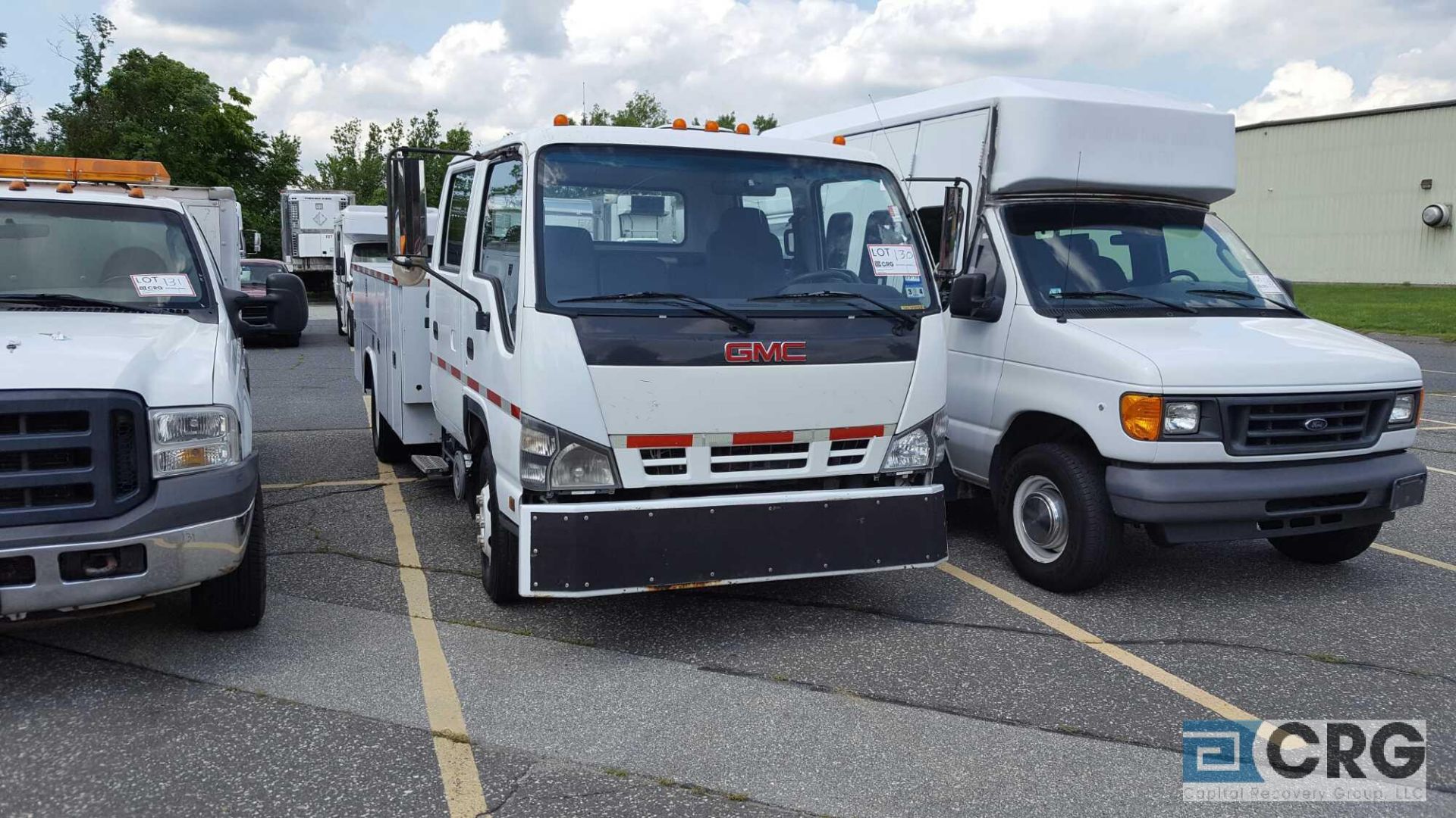 2006 GM /Isuzu NQR diesel, crew cab utility truck 14,500 lbs GVWR., Auto transmission, 140,425