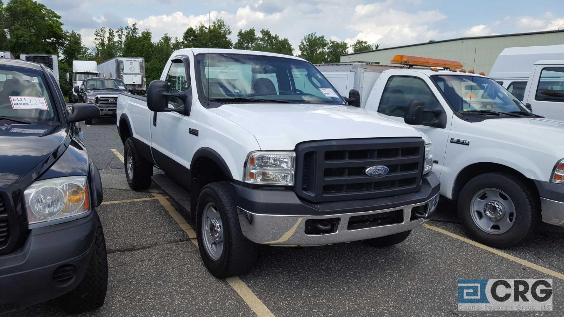 2006 Ford F350 PU Truck, 3 passenger seat, AM/FM Radio, manual windows and locks, auto transmission, - Image 2 of 5