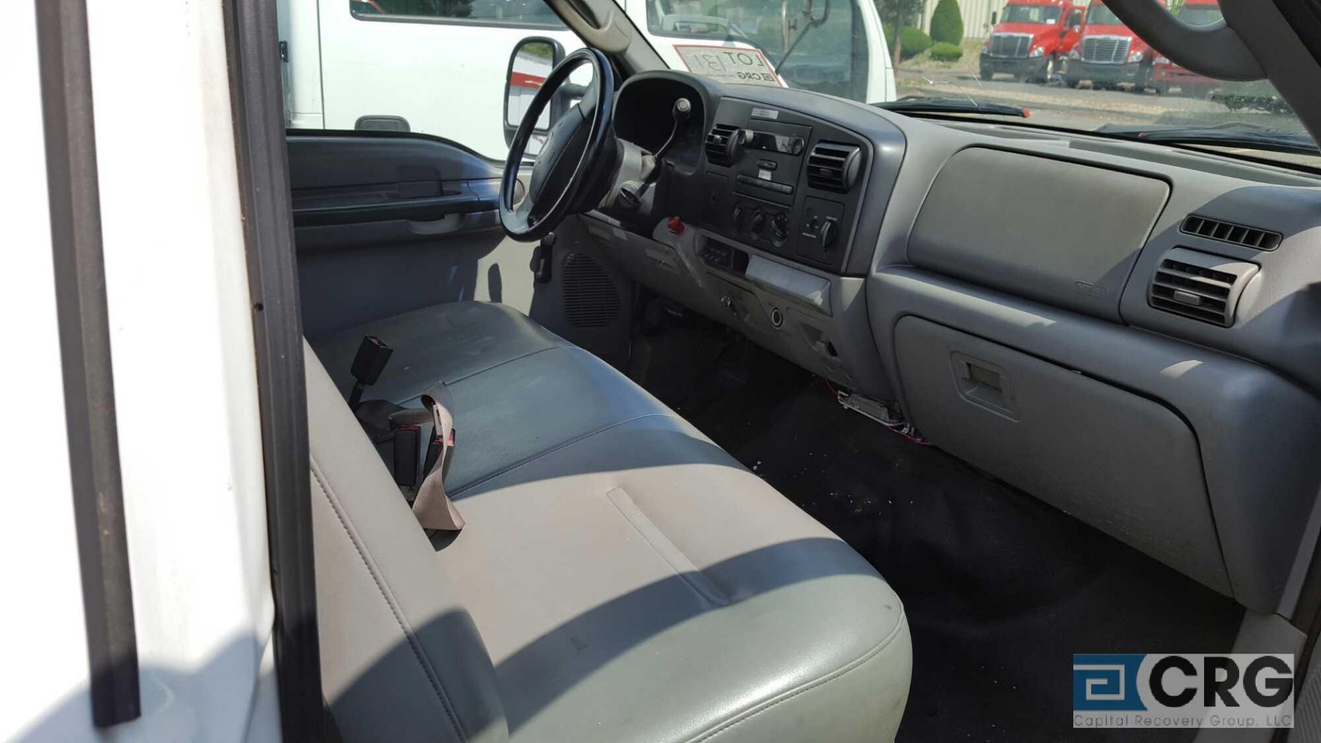 2006 Ford F 350 Utility Truck, Auto transmission, AM/FM Radio, manual windows and locks, 3 passenger - Image 6 of 6