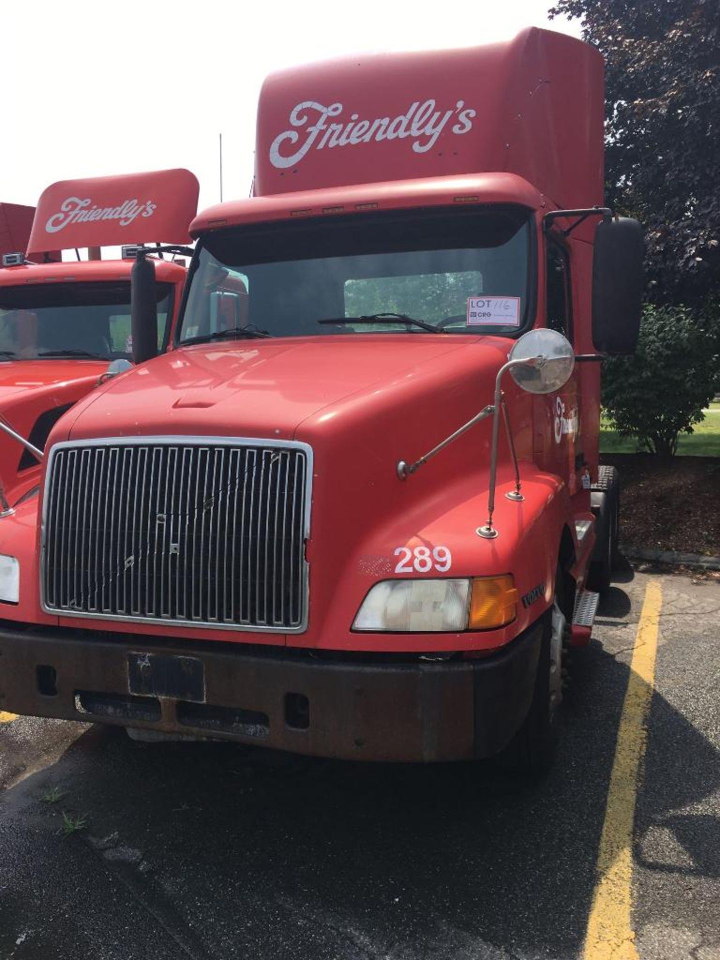 2002 VOLVO VN Tandem Axle Day Cab Tractor, 4V4NC9GG02N319607, 163" wheelbase, Volvo D12 385 H.P.,