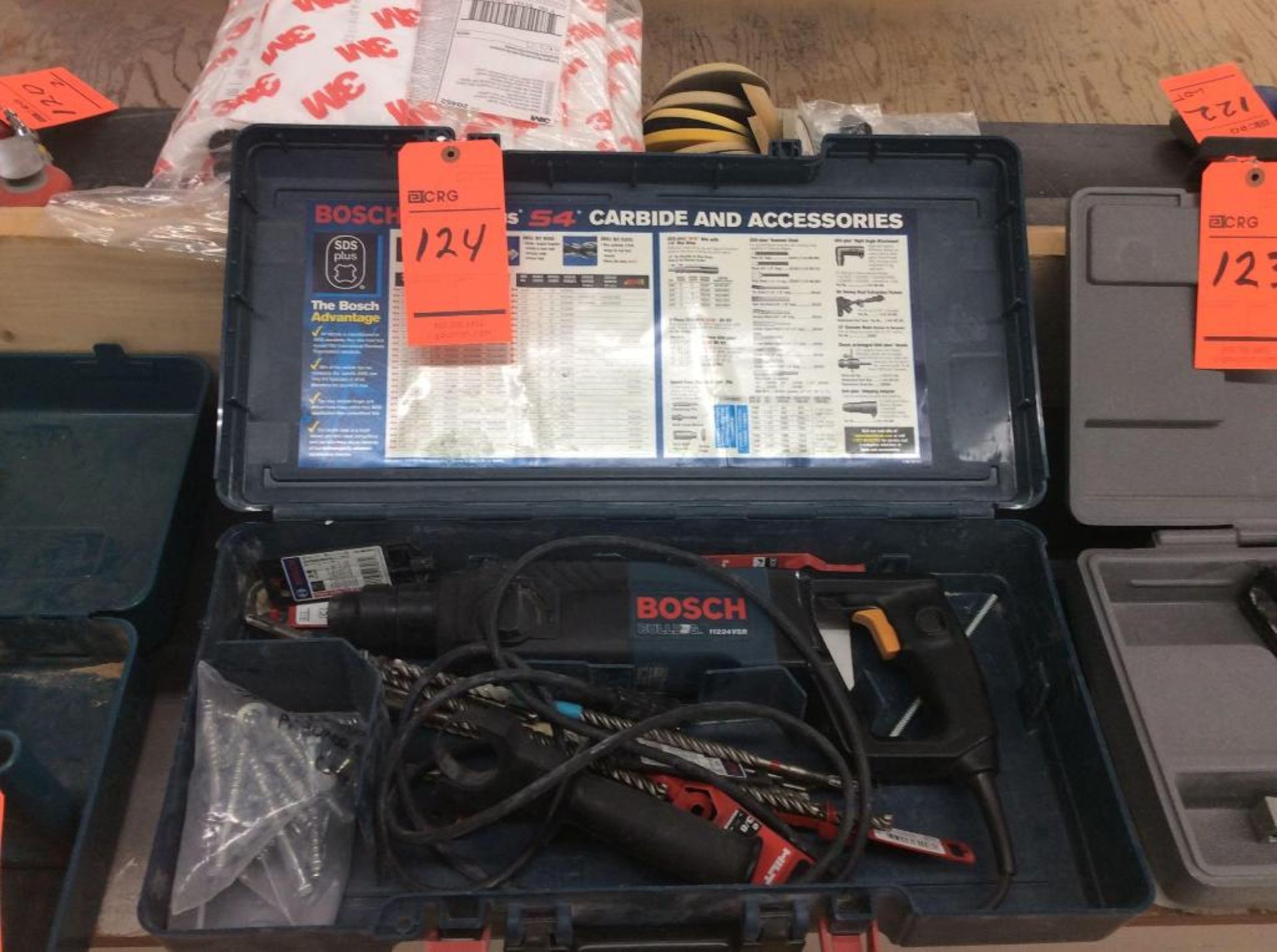Bosch roto hammer drill, mn BULLDOG 11224 VSR, with case