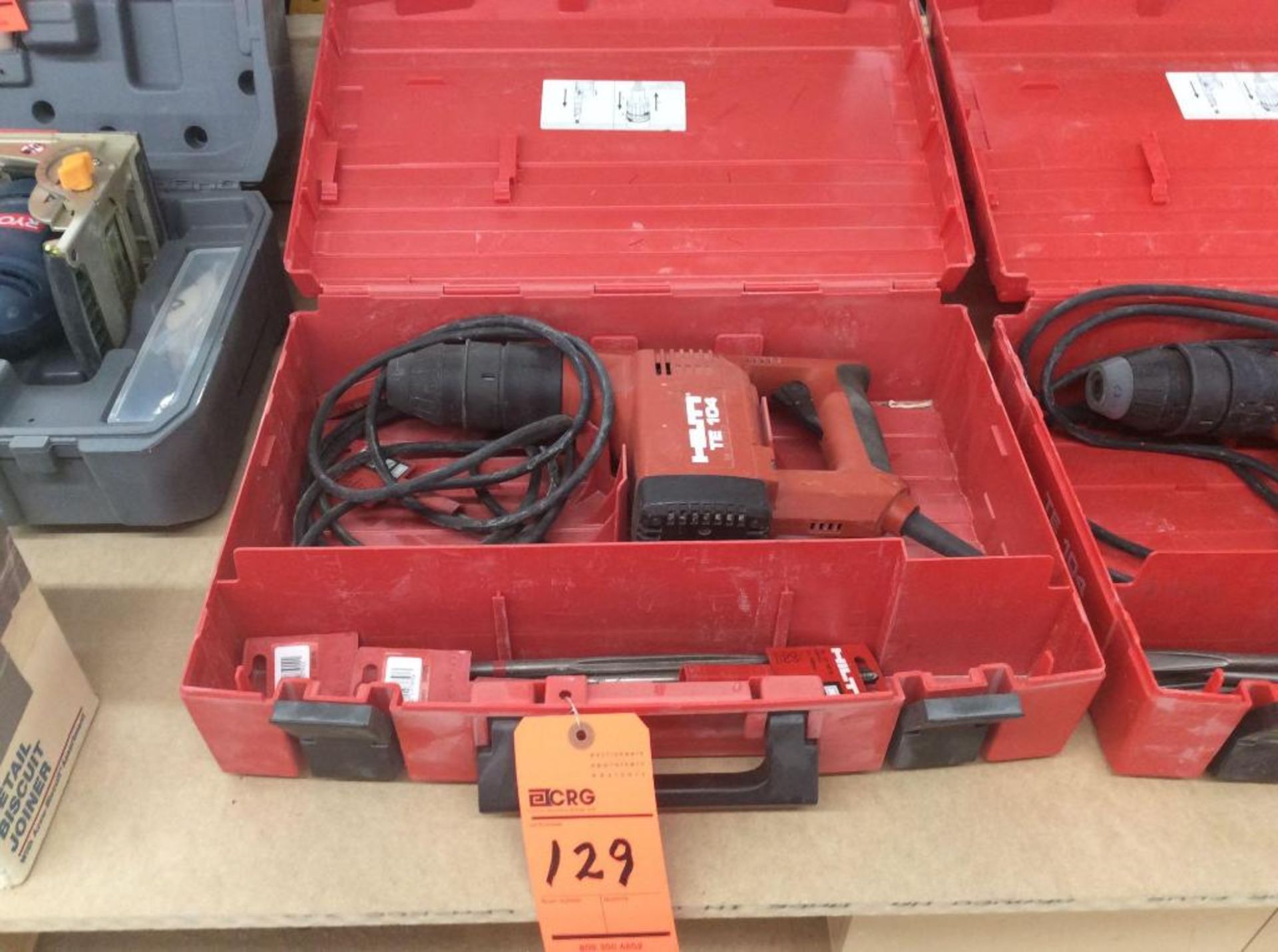 Hilti heavy duty hammer drill mn TE 104, with case