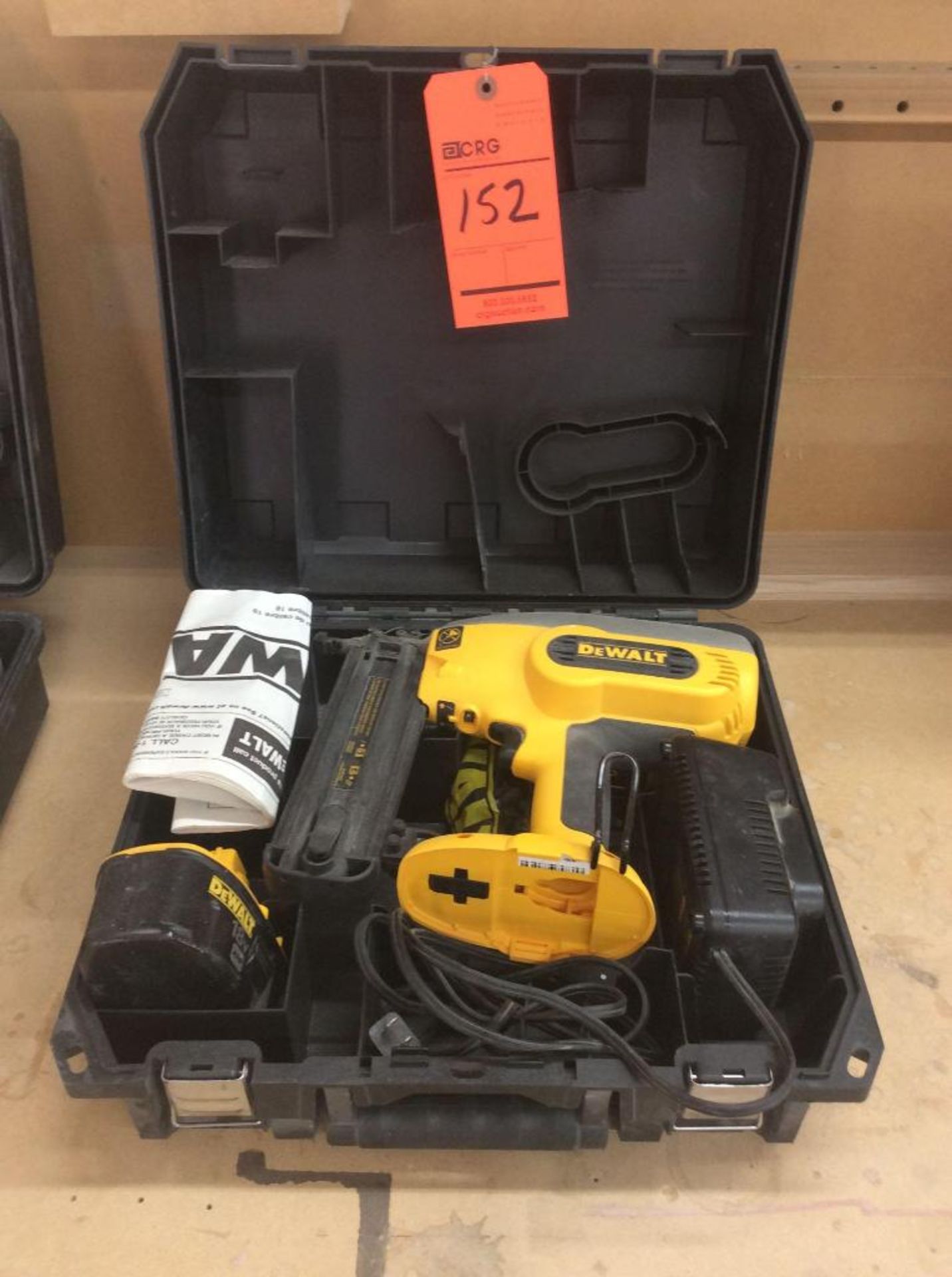 Dewalt cordless battery operated finish nailer, mn DC608 18 volt battery and charger with case