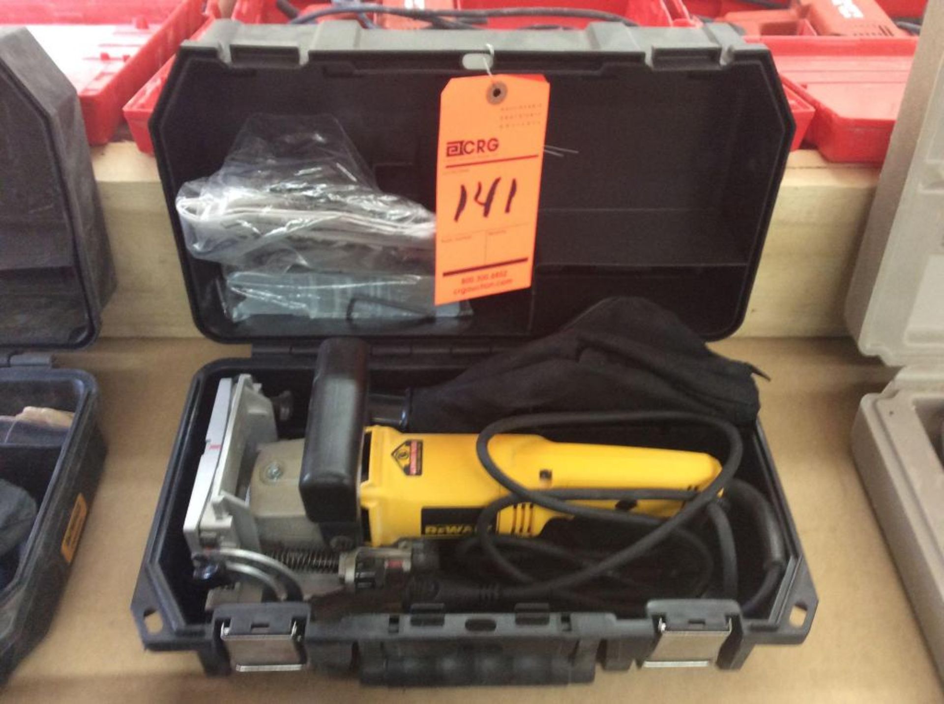 Dewalt plate joiner, mn DW682 with case (NEW)