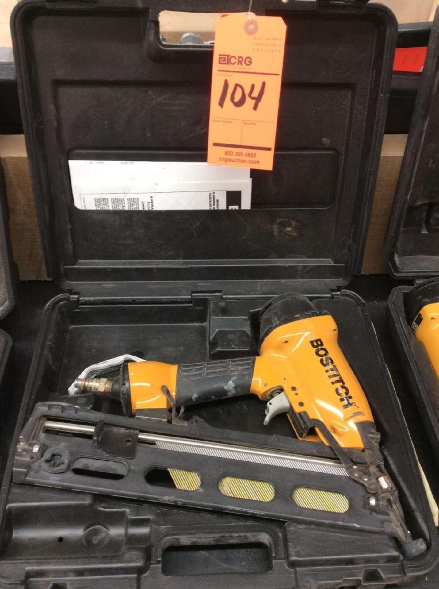 Bostitch pneumatic finish nailer mn N62FN, with case