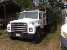 International flatbed truck, with sides, single axle, 12' aluminum bed, roll tarp, leather interior,