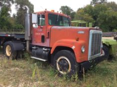 International Paystar 4300, single axle tractor, air sliding 5th wheel, dual saddle tanks