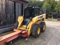 John Deere 332 skid steer loader, auxillary hydraulics, with bucket attacment